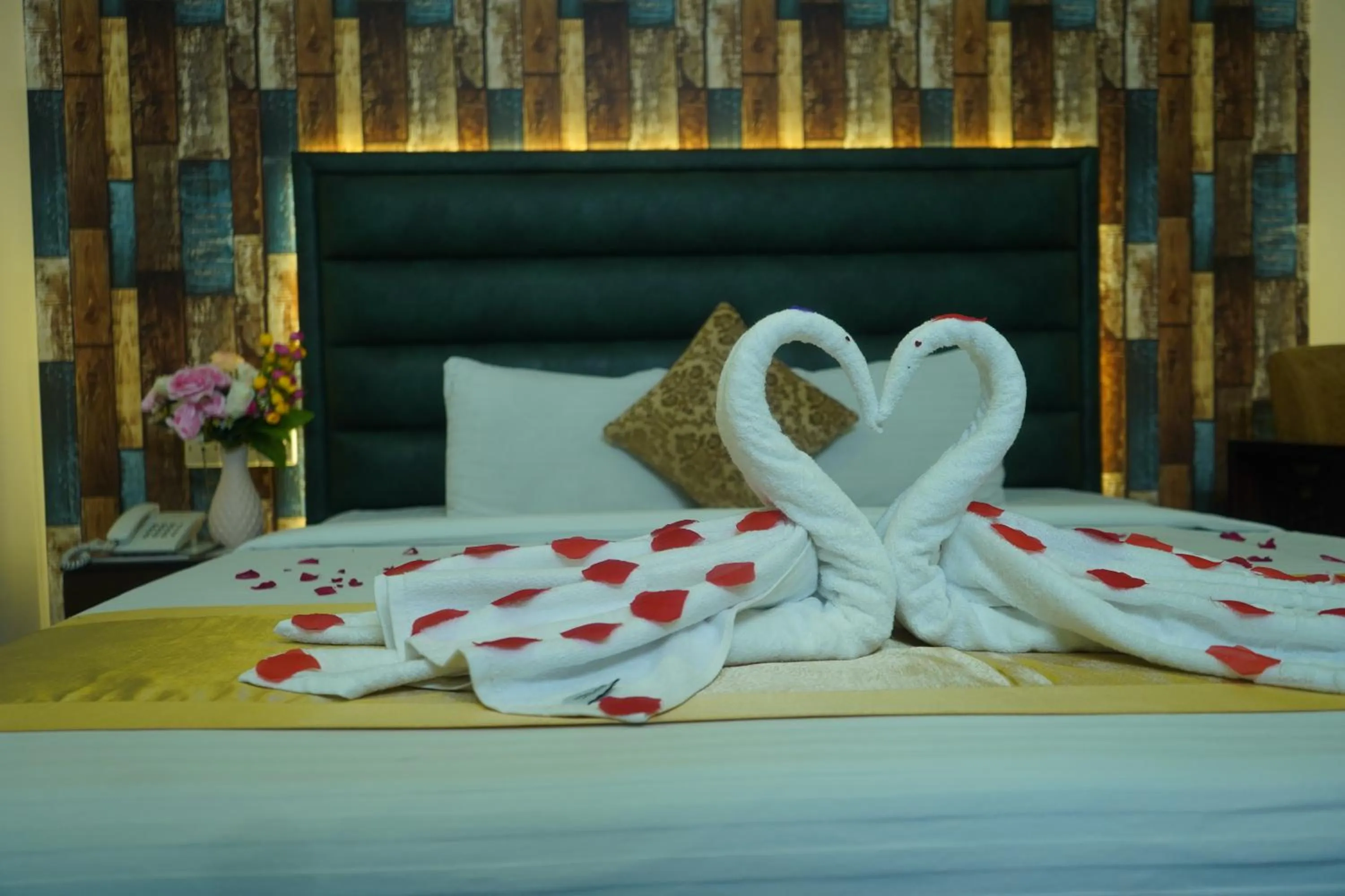 Bed in Grand Mostafa Hotel Ababil