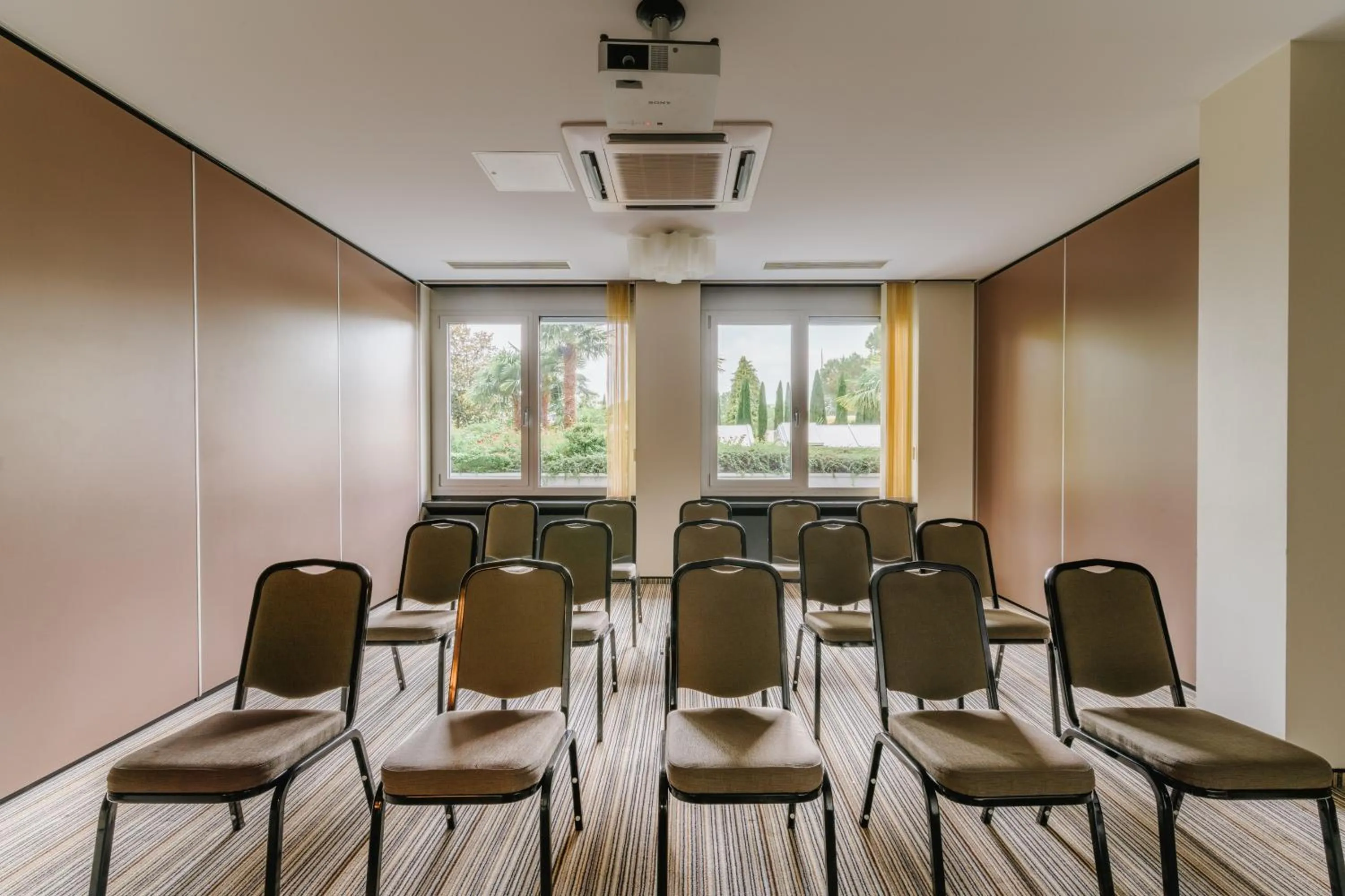 Meeting/conference room in Hotel Mona