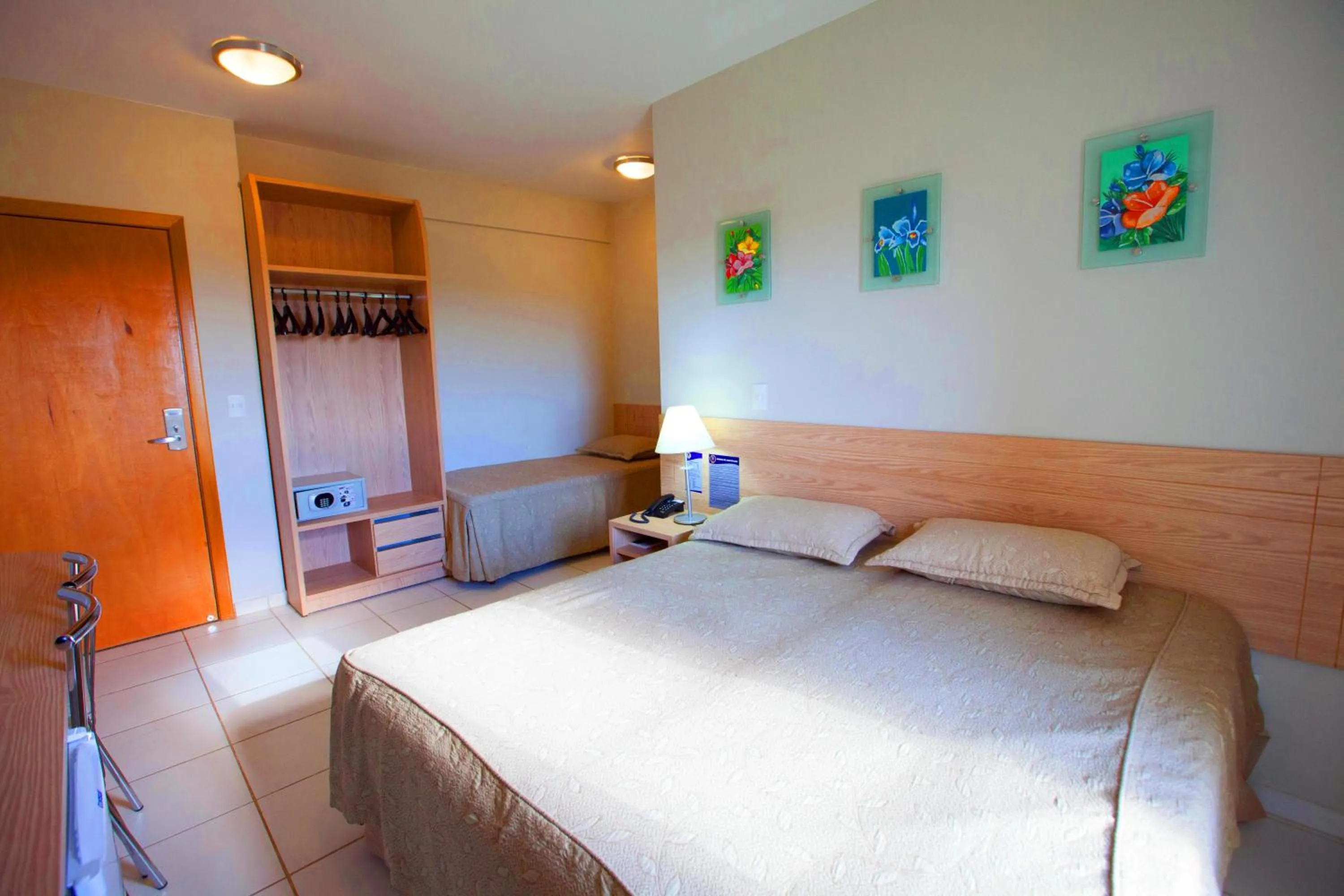 Bed in Golden Dolphin Express Oficial