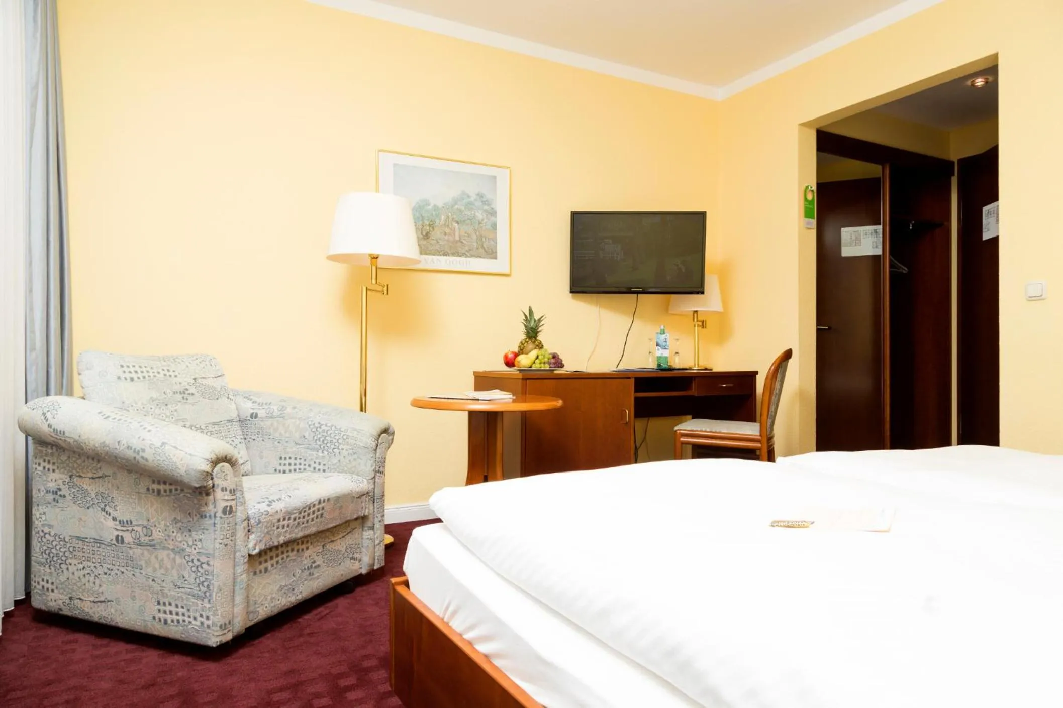 Bedroom, Bed in Ringhotel Residenz Wittmund