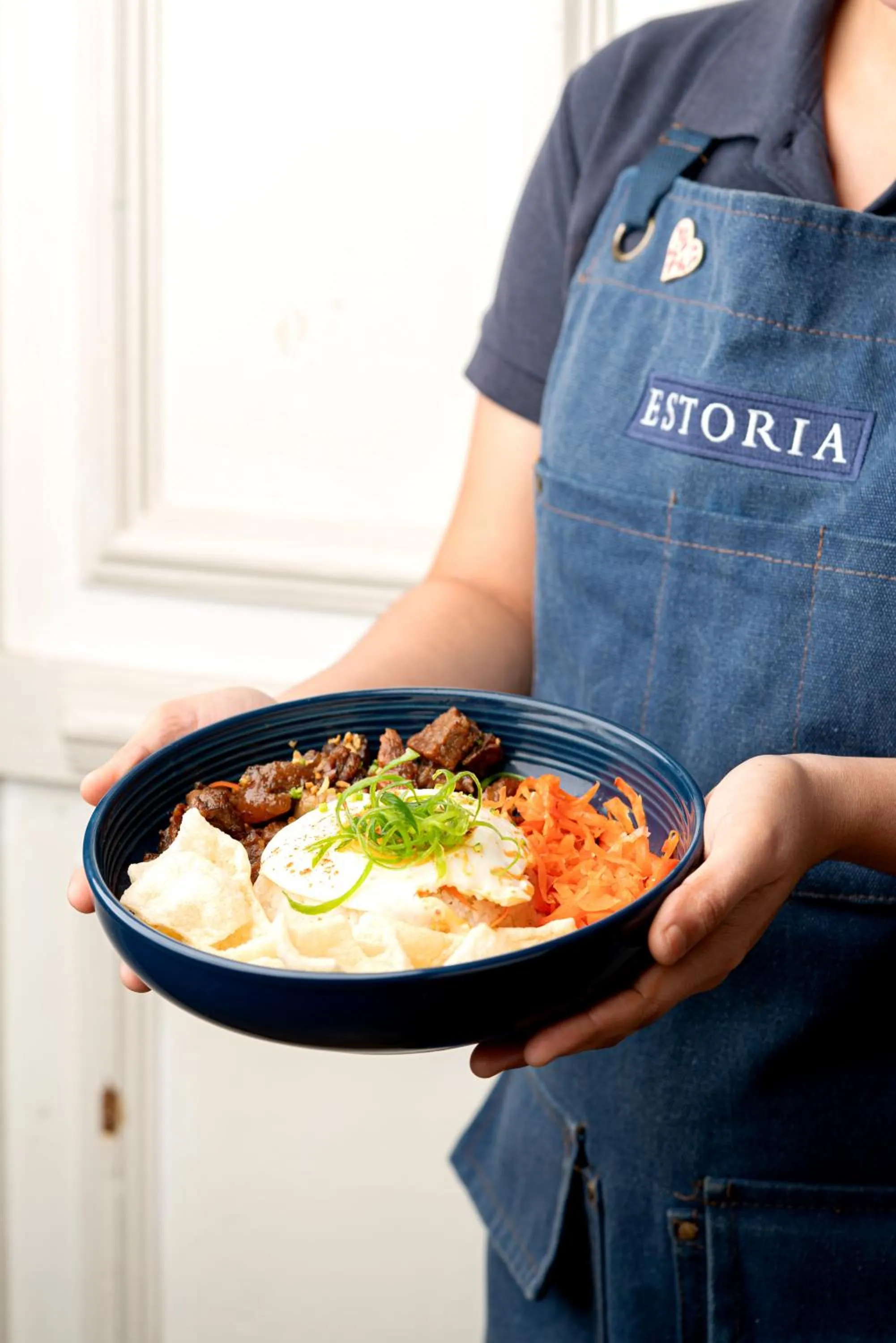 Restaurant/places to eat in Anex Hotel near US Embassy