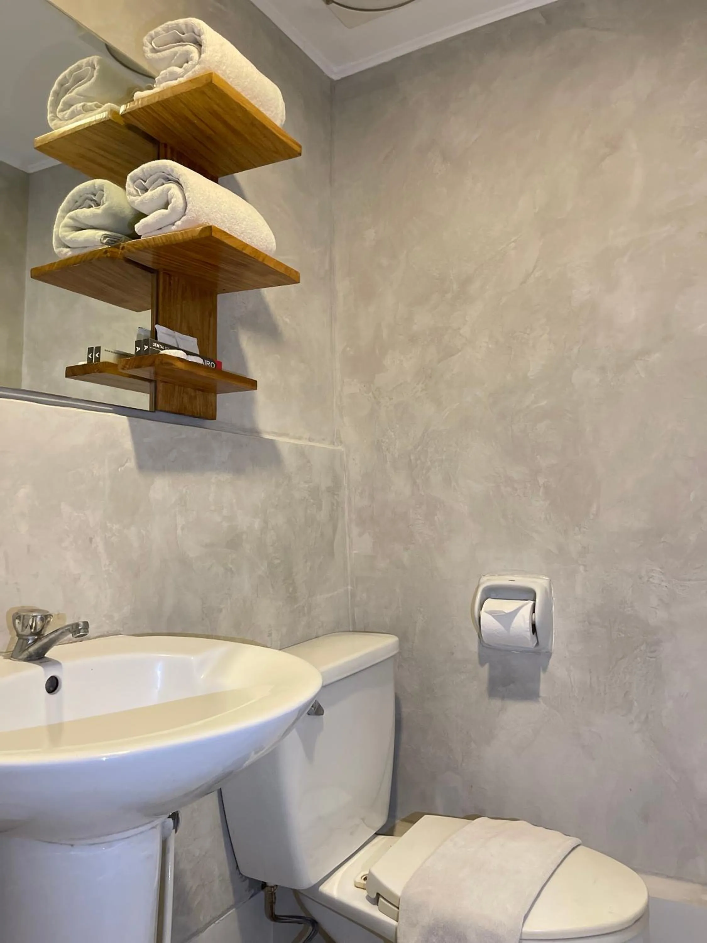 Bathroom in Anex Hotel near US Embassy