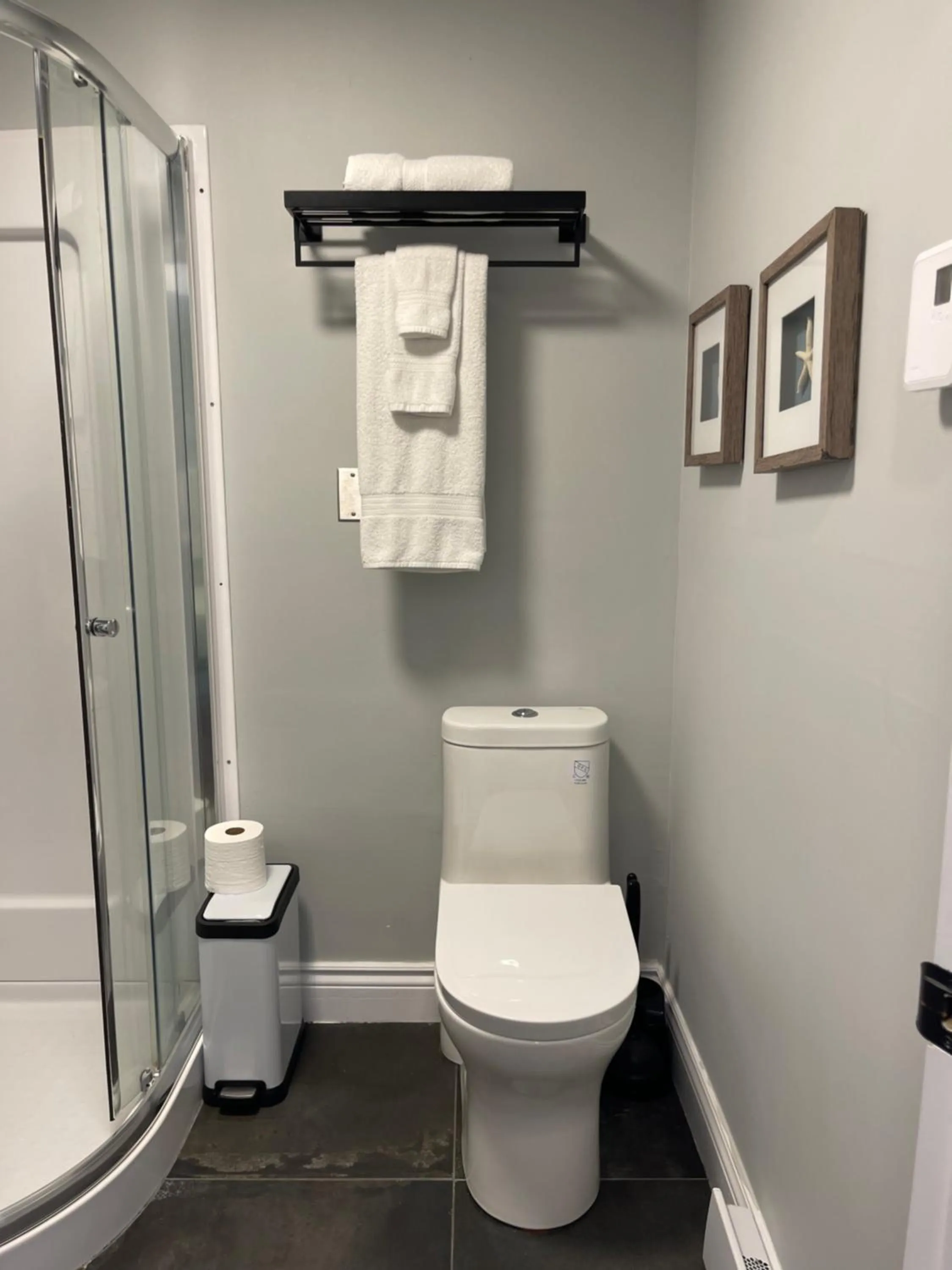 Toilet in Maison Napoléon B&B