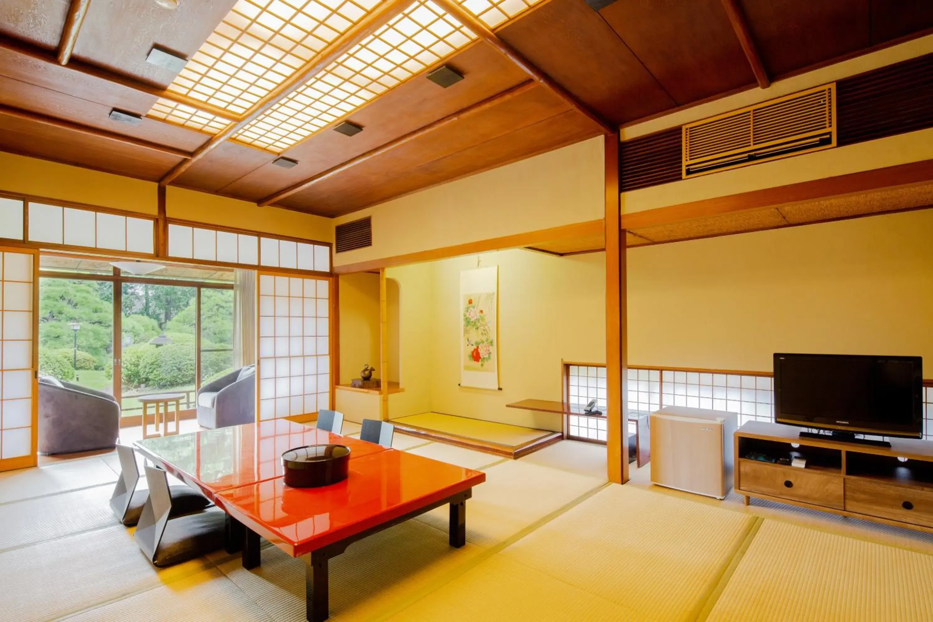 Japanese-Style Room "Kiku" (MAX 8 Adults) - single occupancy in Suisui Garden Ryokan (in the Art Hotel Kokura New Tagawa) Japanese-Style Room "Kiku" (MAX 8 Adults) - single occupancy in Suisui Garden Ryokan (in the Art Hotel Kokura New Tagawa)