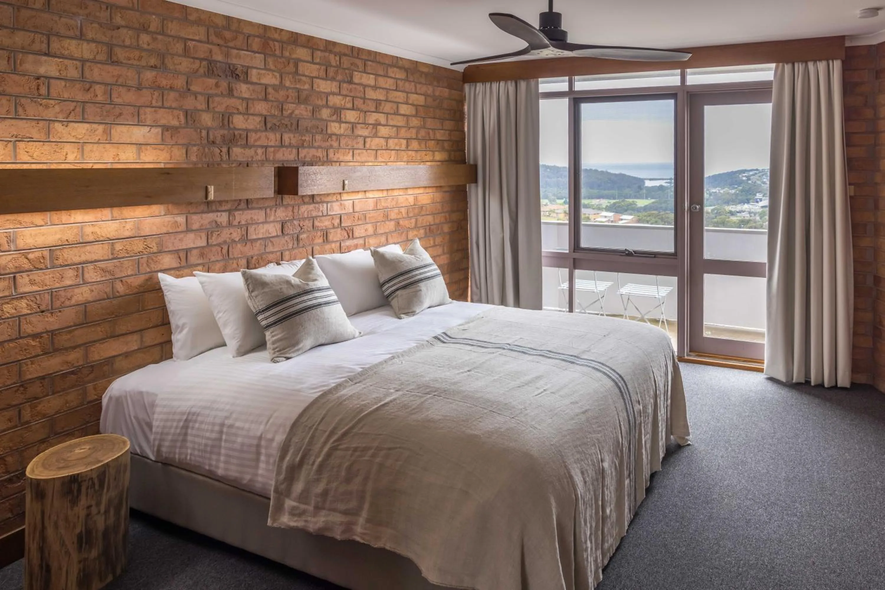 Bedroom, Bed in Hillcrest Merimbula