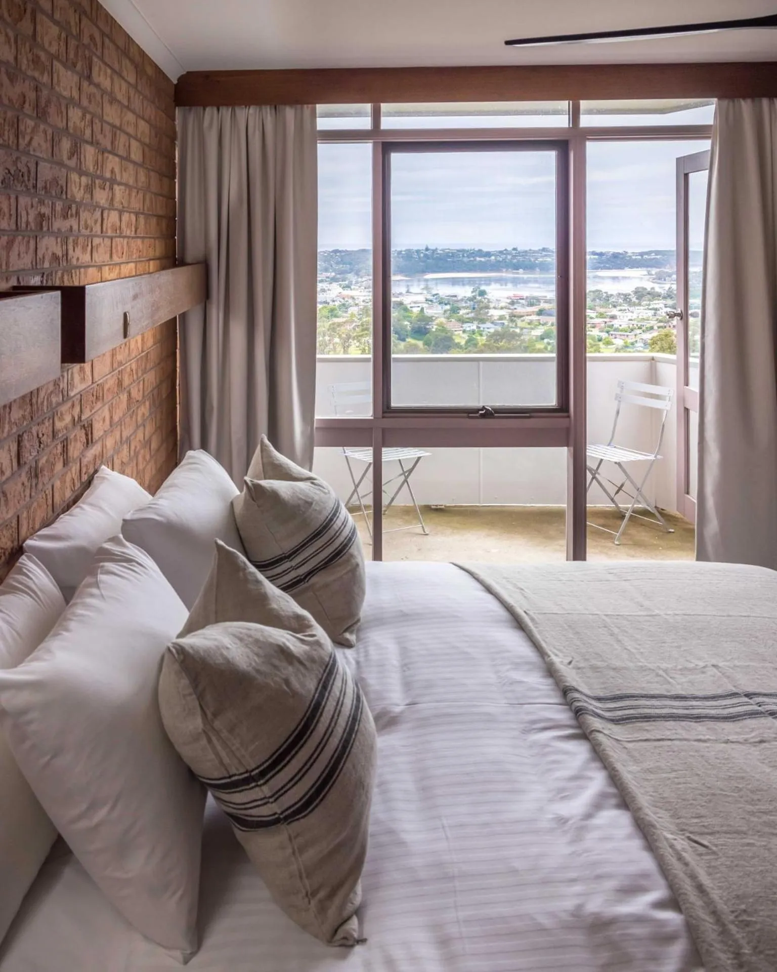 Bedroom, Bed in Hillcrest Merimbula