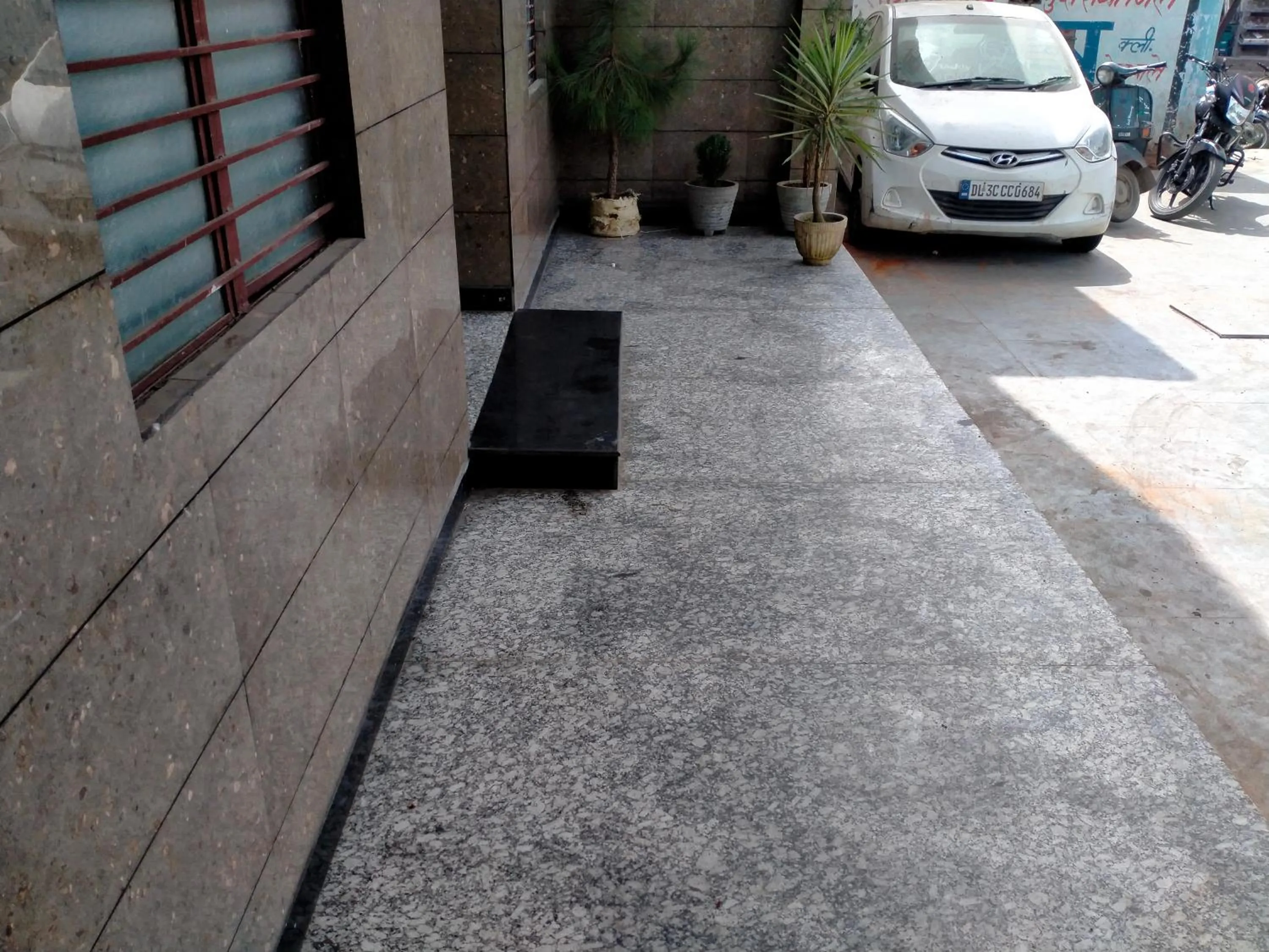 Facade/entrance in Hotel Alveera