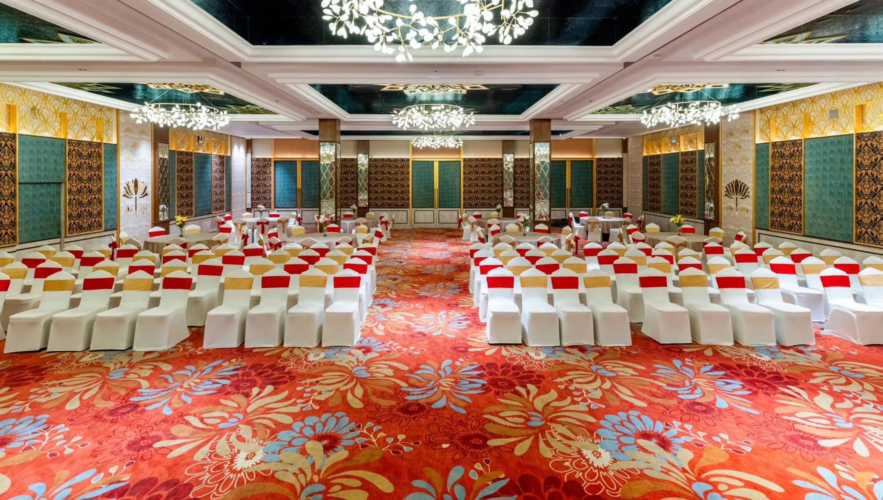Banquet/Function facilities in Sayaji Resorts & Spa Udaipur