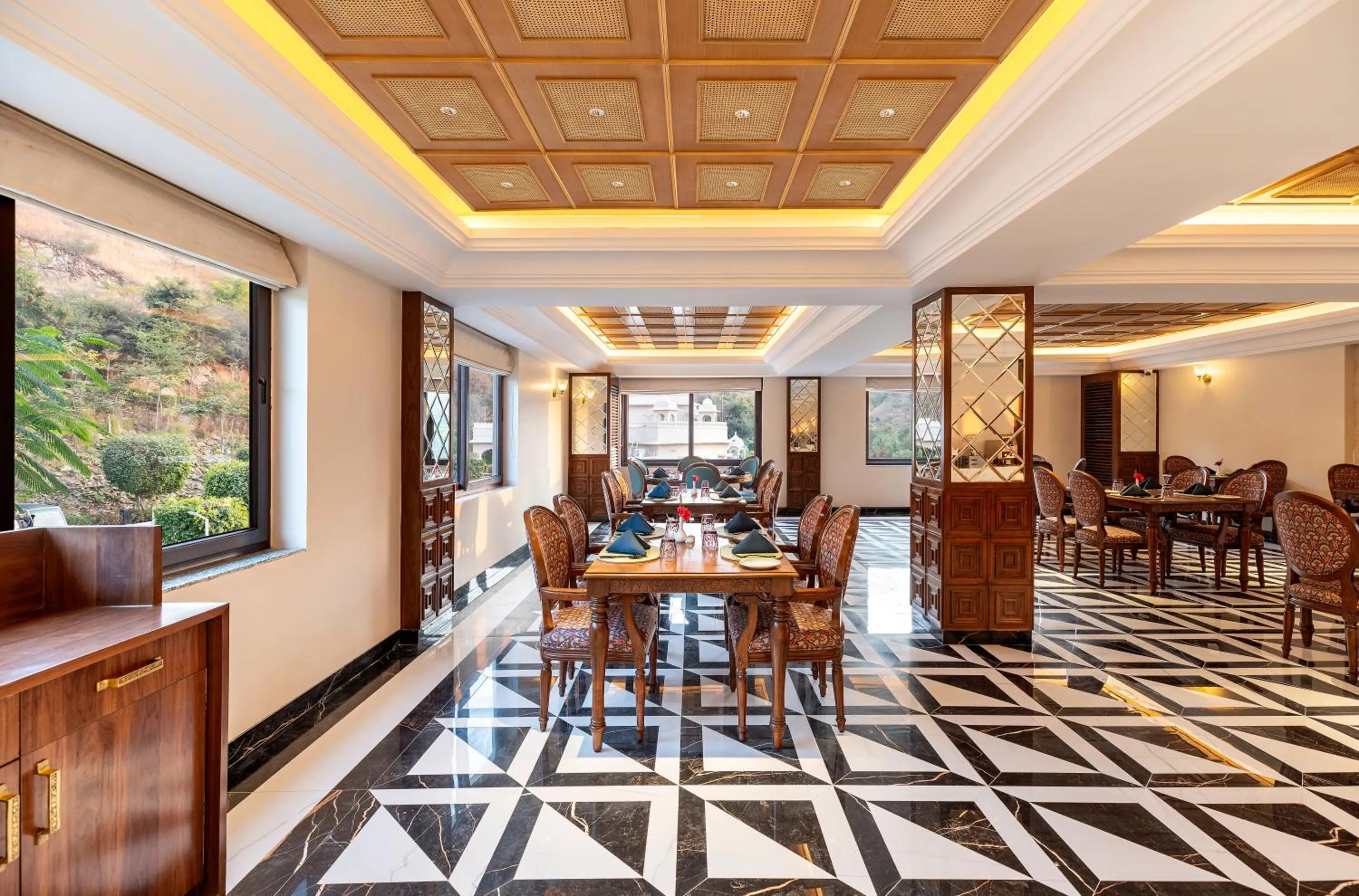 Restaurant/places to eat in Sayaji Resorts & Spa Udaipur