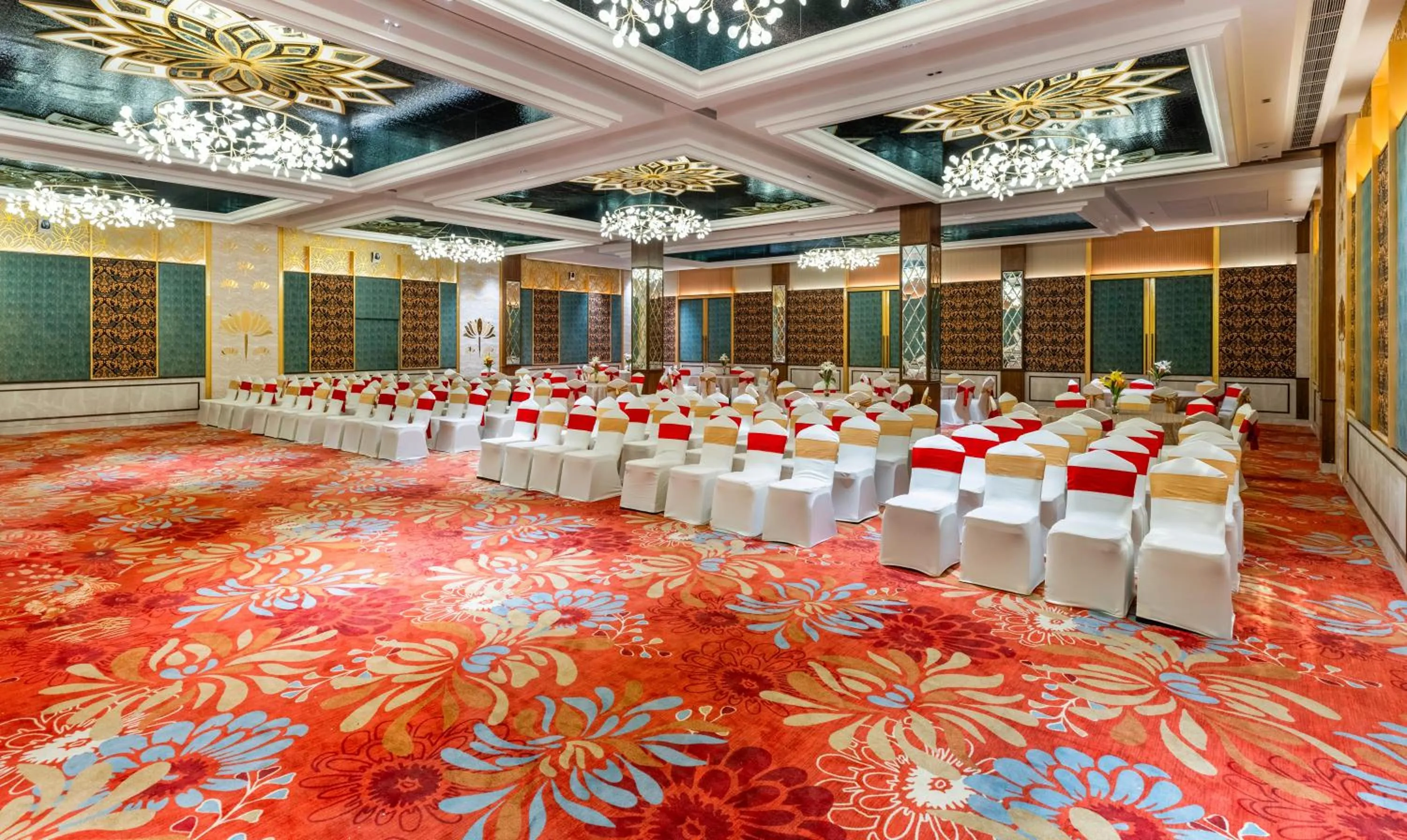 Banquet/Function facilities in Sayaji Resorts & Spa Udaipur