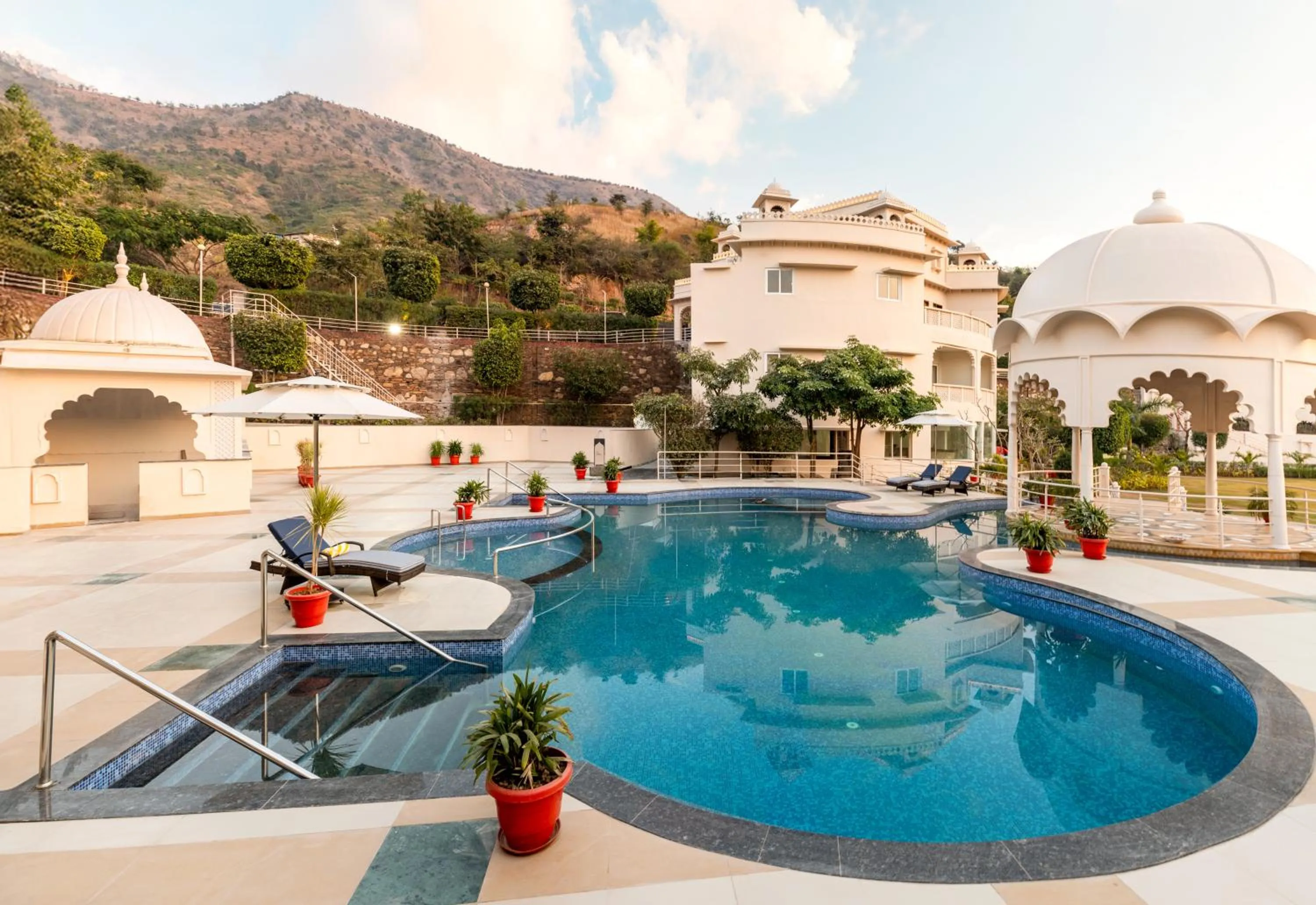 Swimming pool in Sayaji Resorts & Spa Udaipur