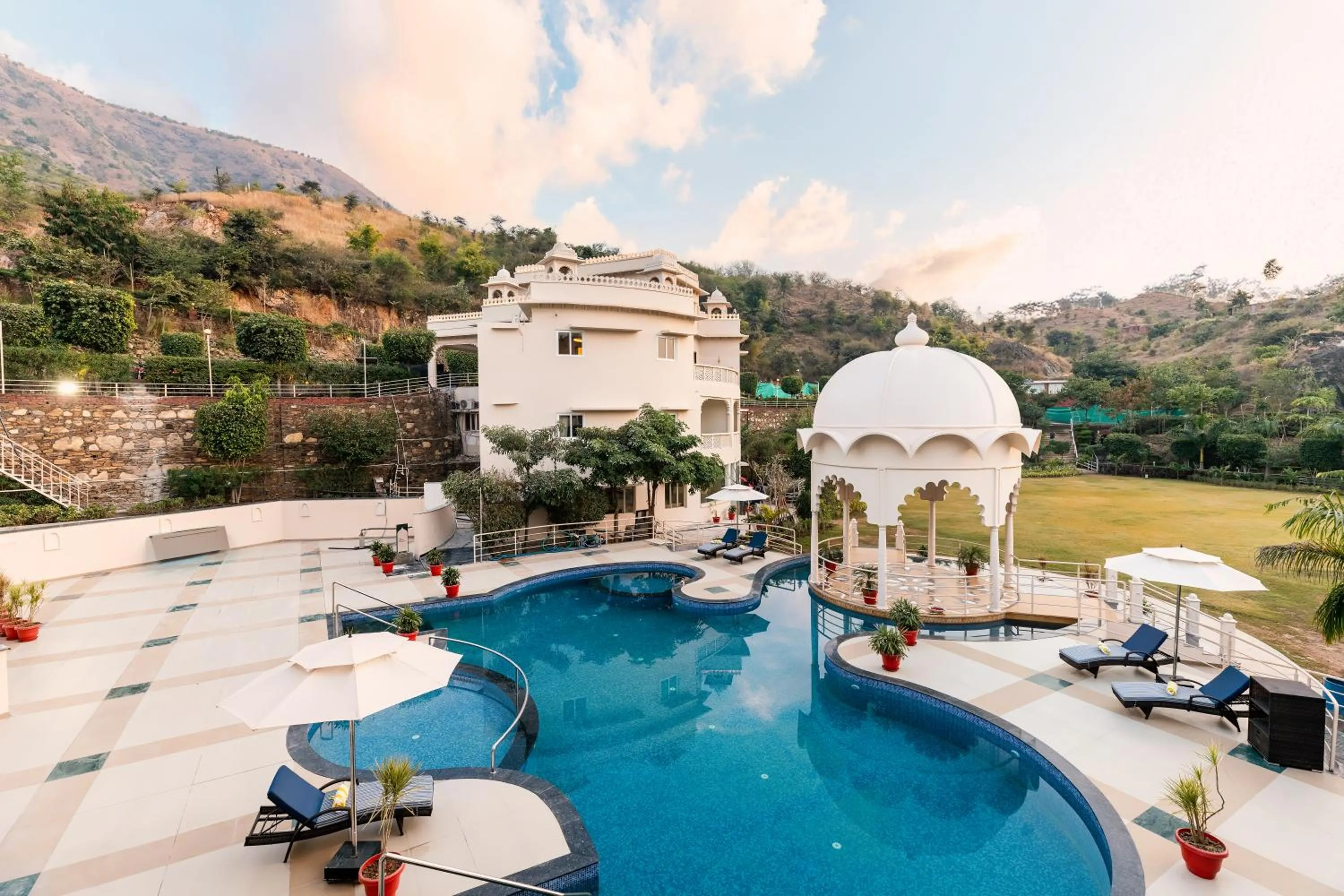 Swimming pool in Sayaji Resorts & Spa Udaipur