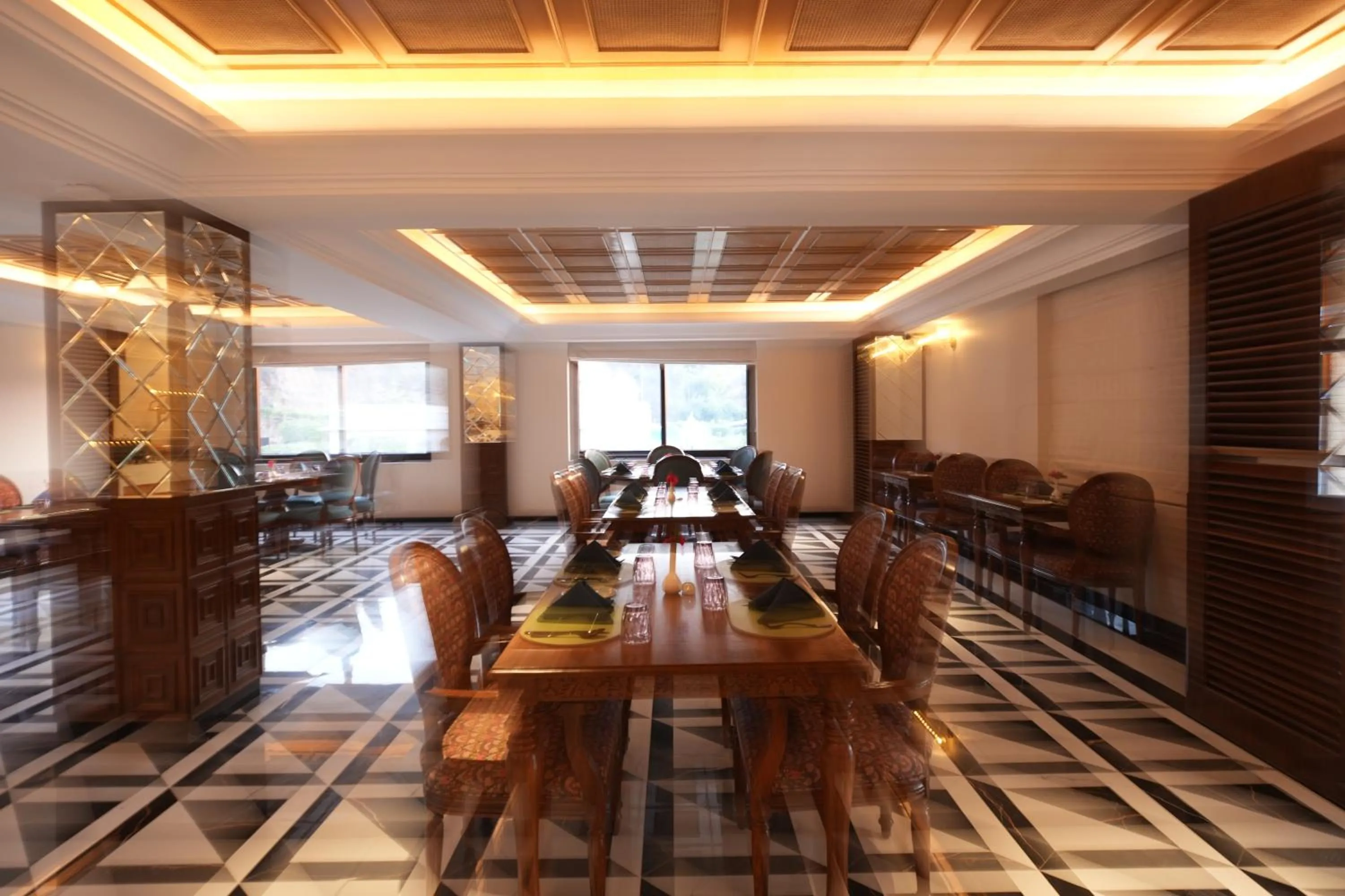 Restaurant/places to eat in Sayaji Resorts & Spa Udaipur