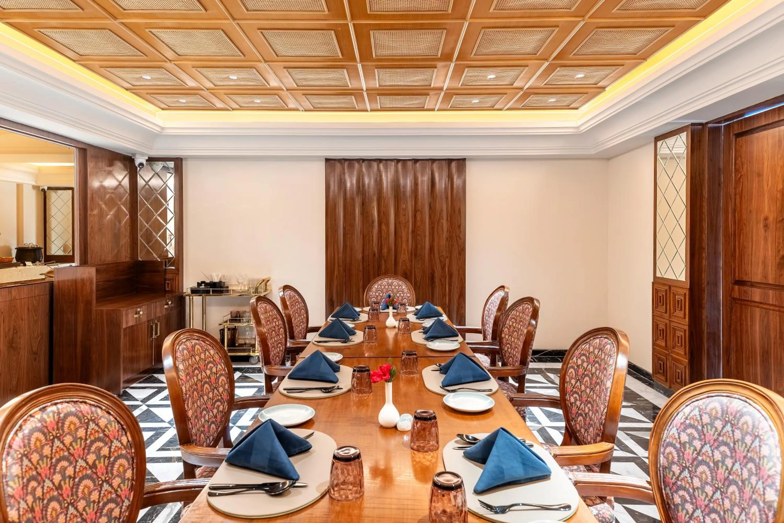 Restaurant/places to eat in Sayaji Resorts & Spa Udaipur