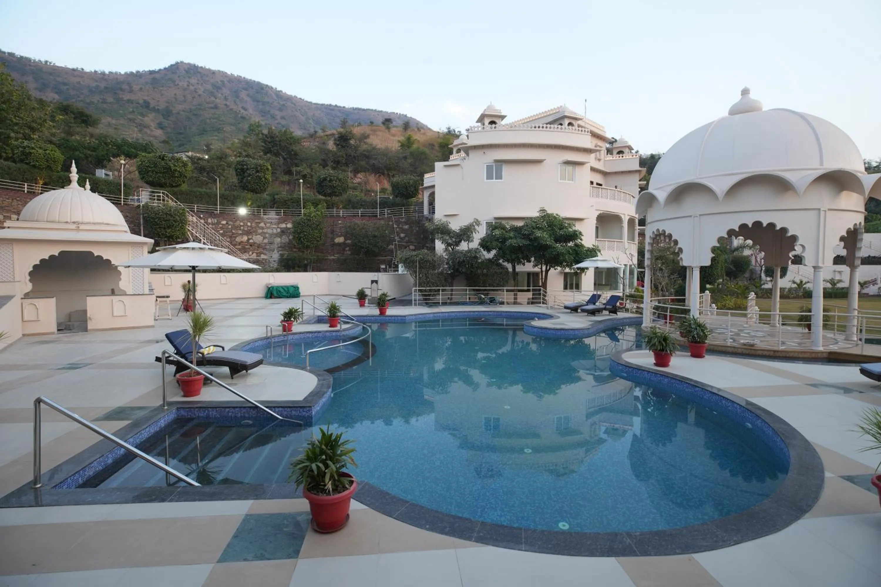 Swimming pool in Sayaji Resorts & Spa Udaipur