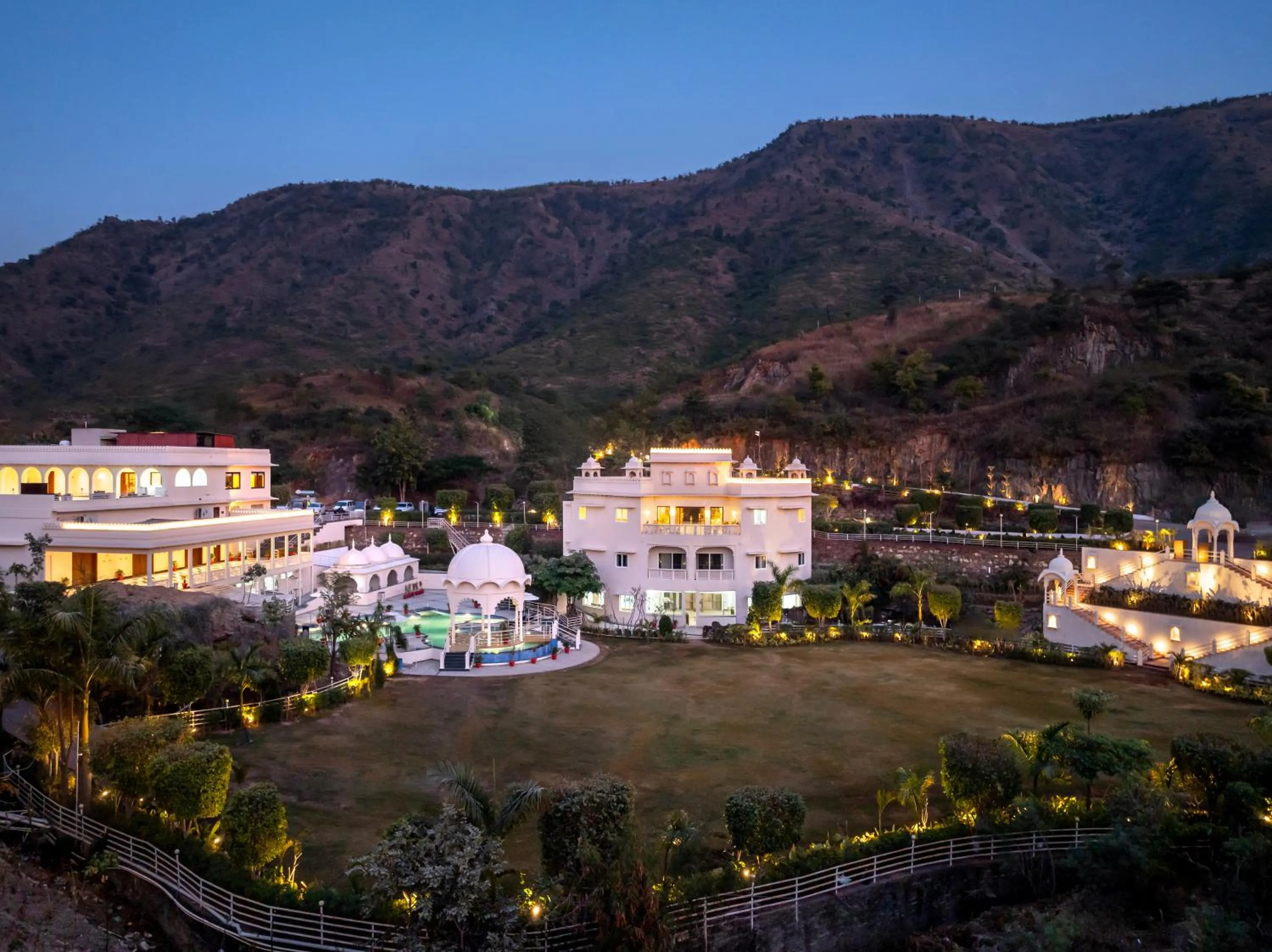 Property building in Sayaji Resorts & Spa Udaipur