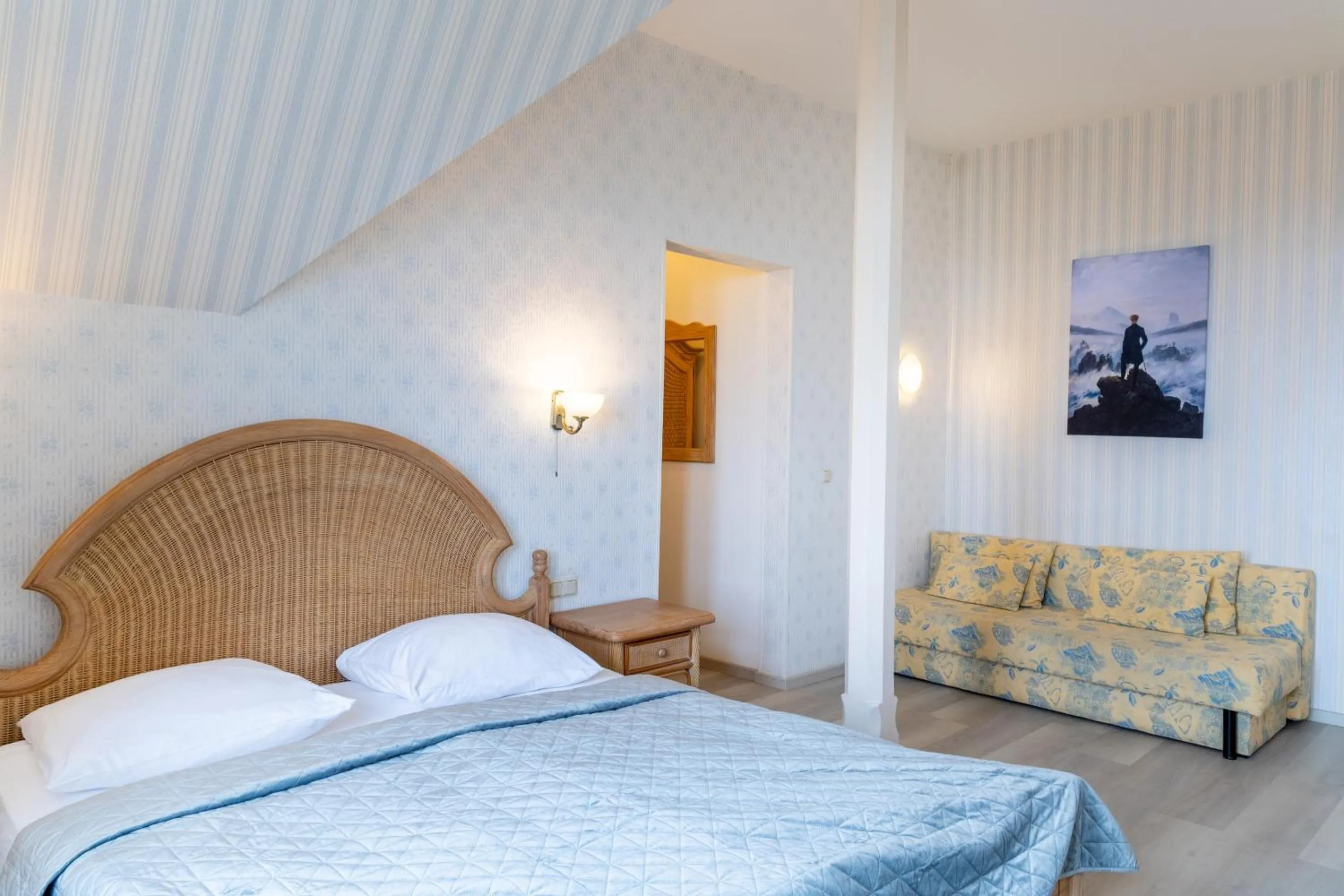 Photo of the whole room, Bed in Schlossberg-Hotel Garni