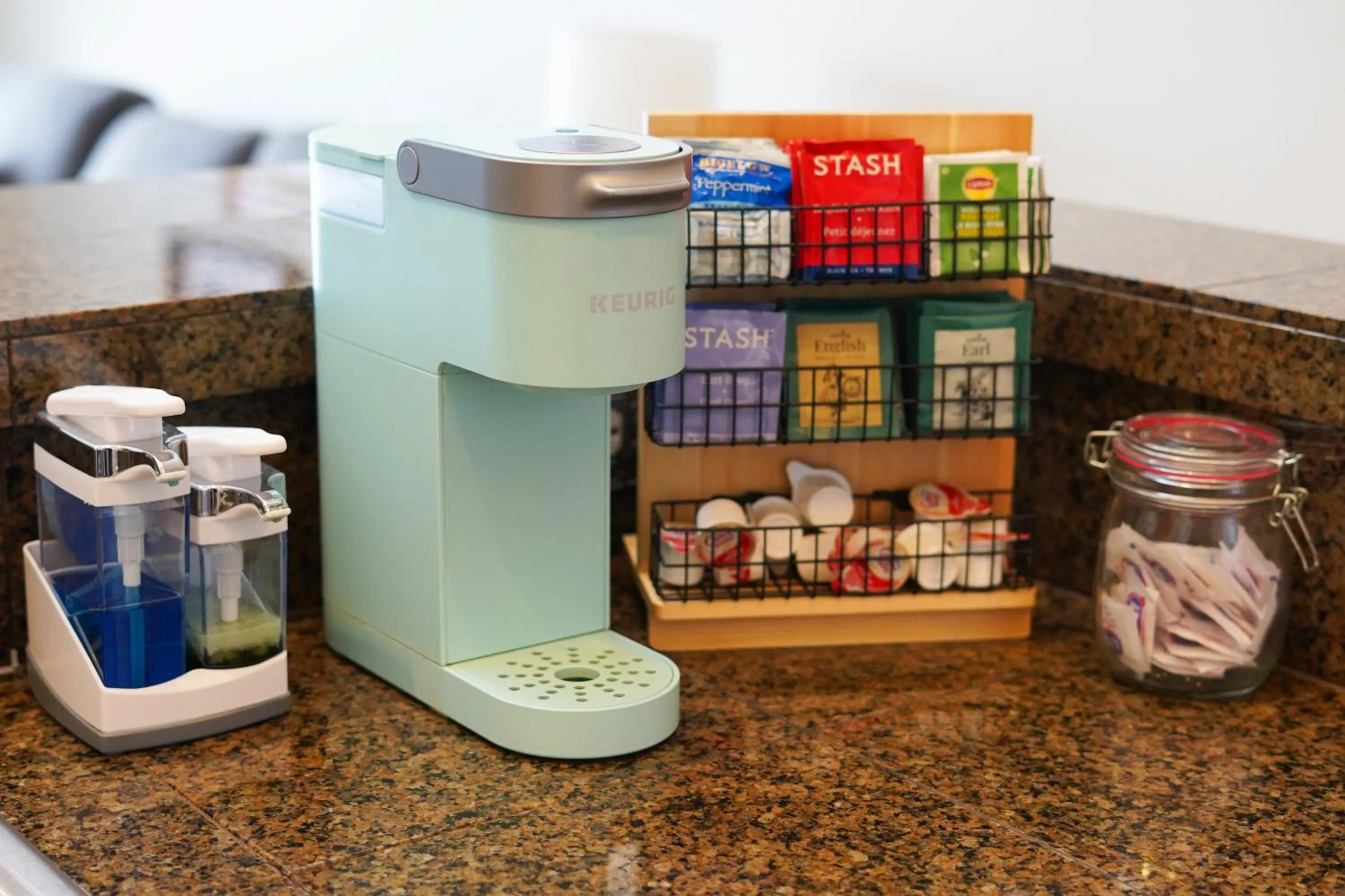 Coffee/tea facilities in Top Floor Water View Oasis near Space Needle & Cruise