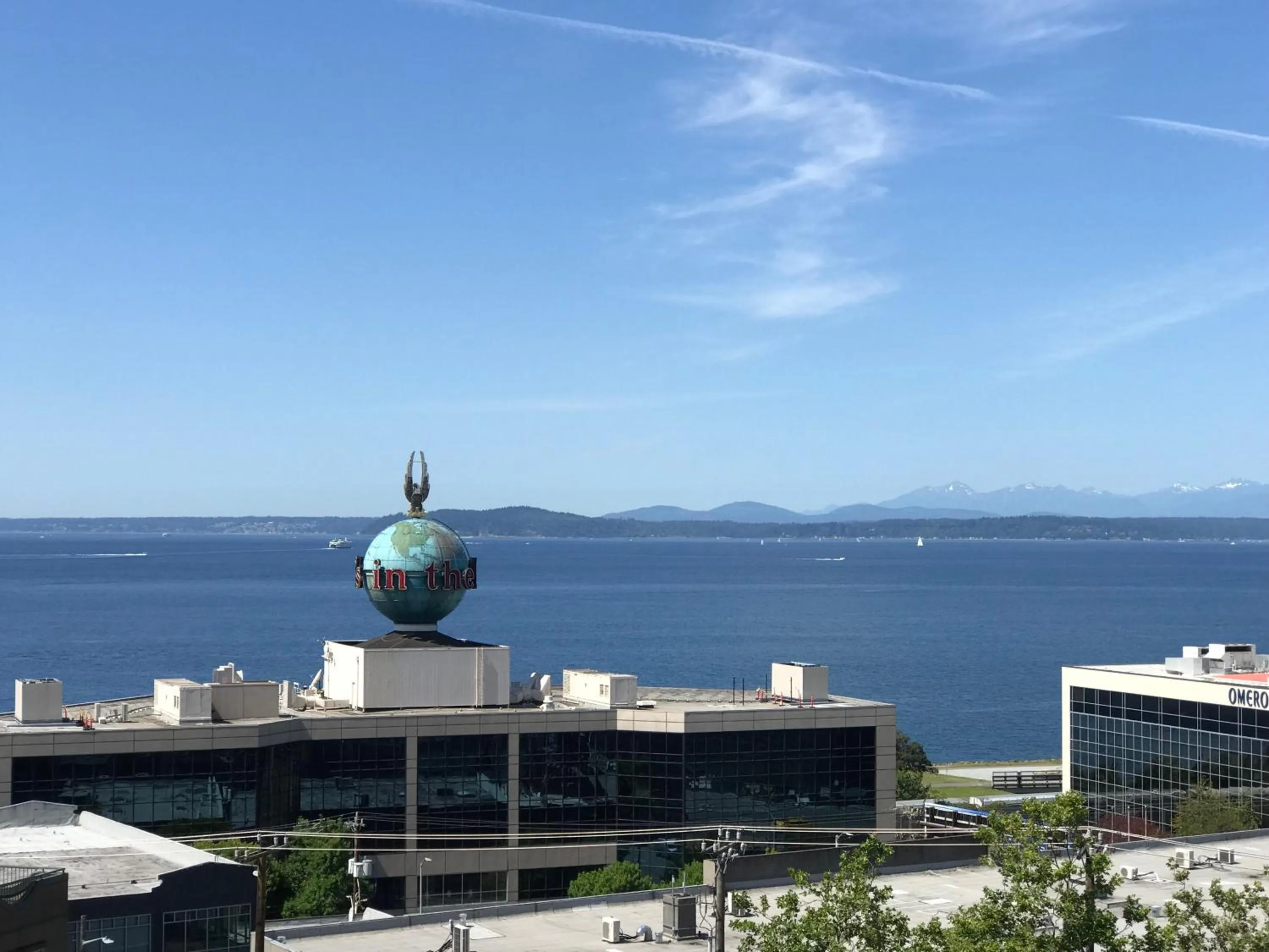 Sea view in Top Floor Water View Oasis near Space Needle & Cruise