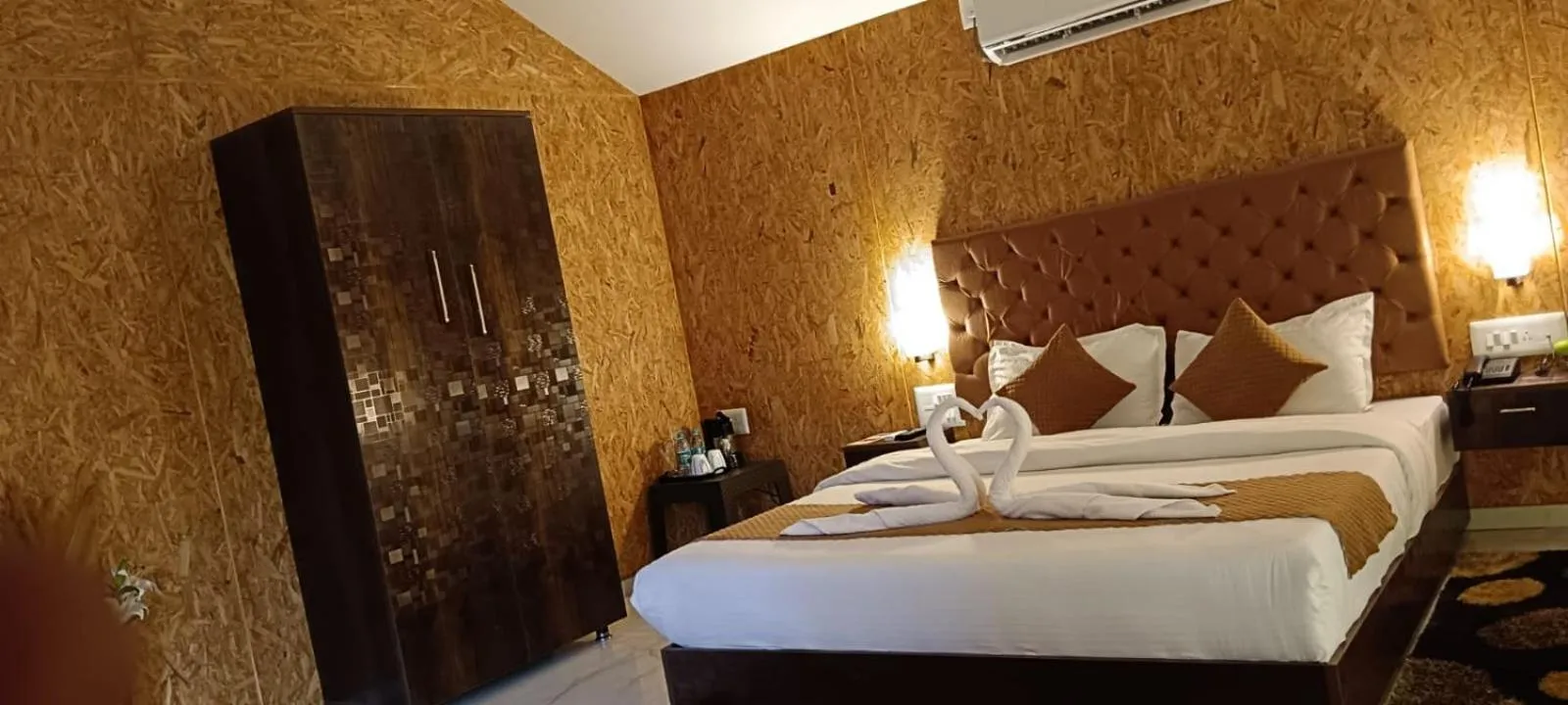 Bed in Bandipur Resort Khan's Gufa