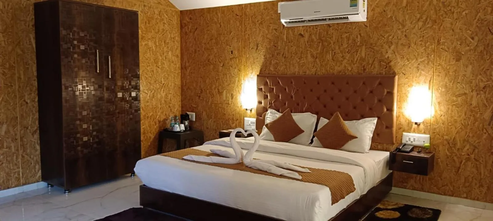 Bed in Bandipur Resort Khan's Gufa