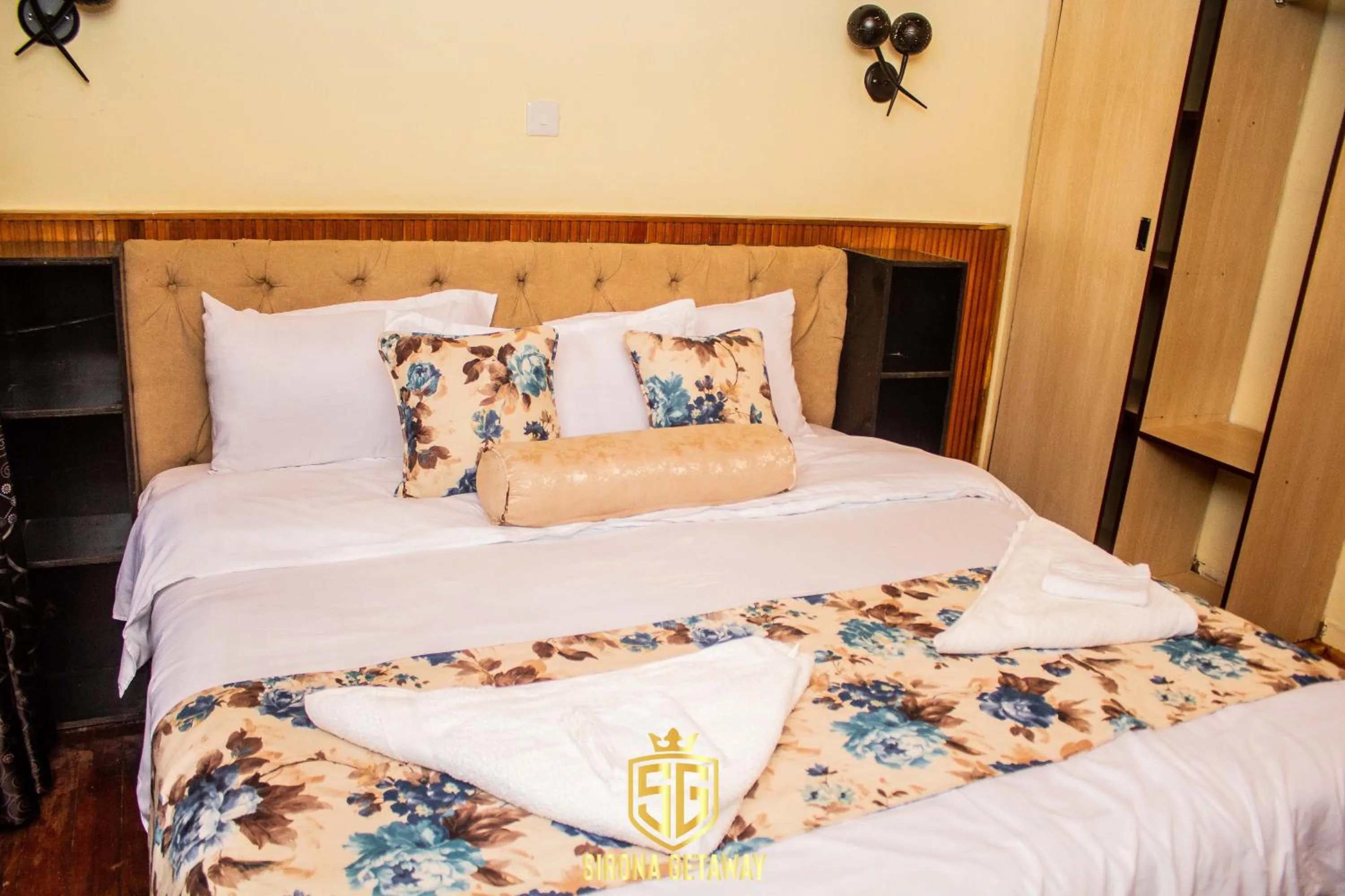 Bed in Sirona Getaway Hotel