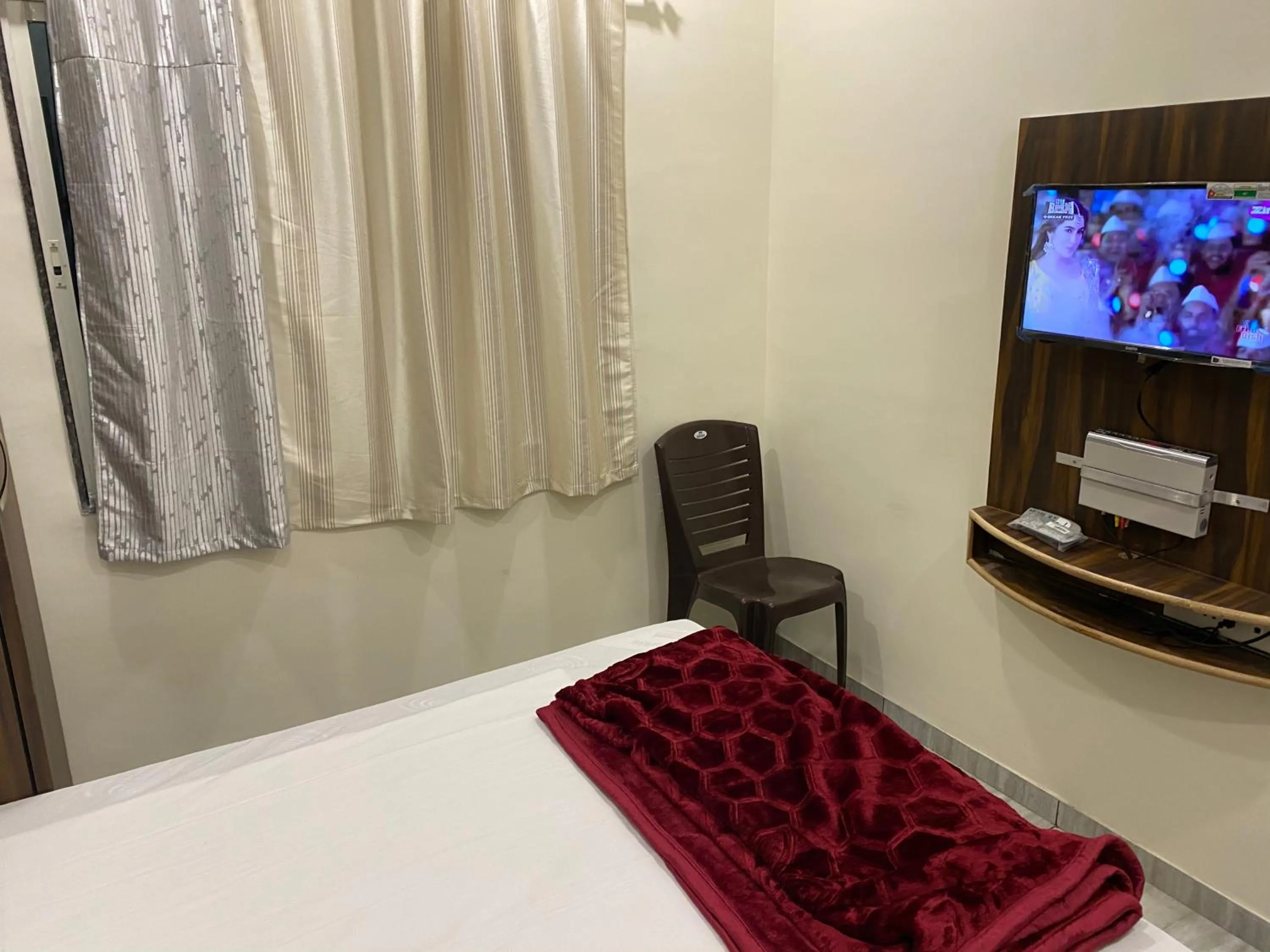 Bed in Galaxy Residency, Panchgani - MTDC Approved