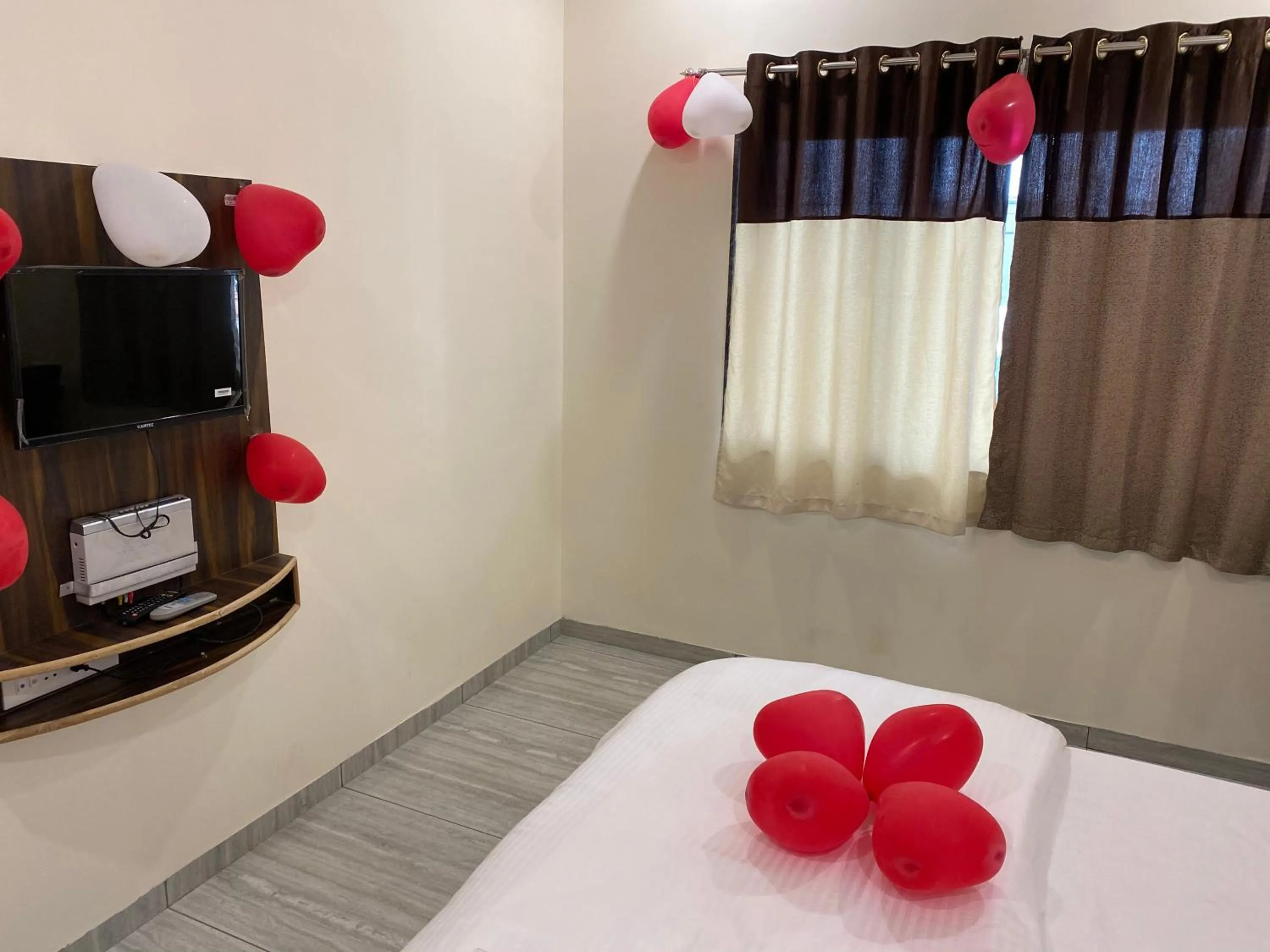 Bed in Galaxy Residency, Panchgani - MTDC Approved