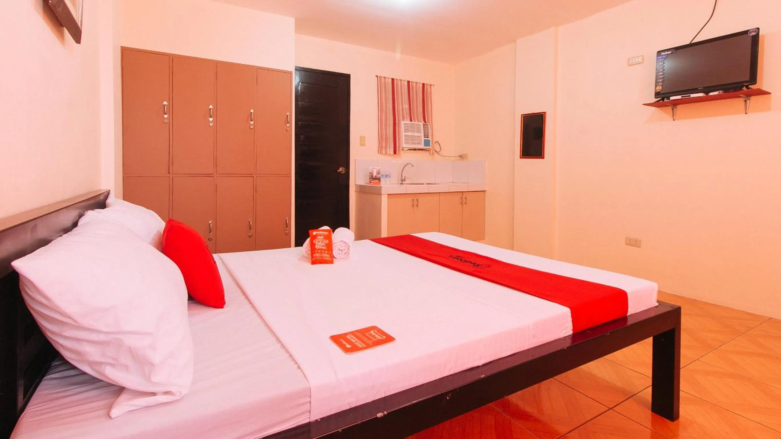 TV and multimedia, Bed in RedDoorz @ FDB Homes Nueva Ecija