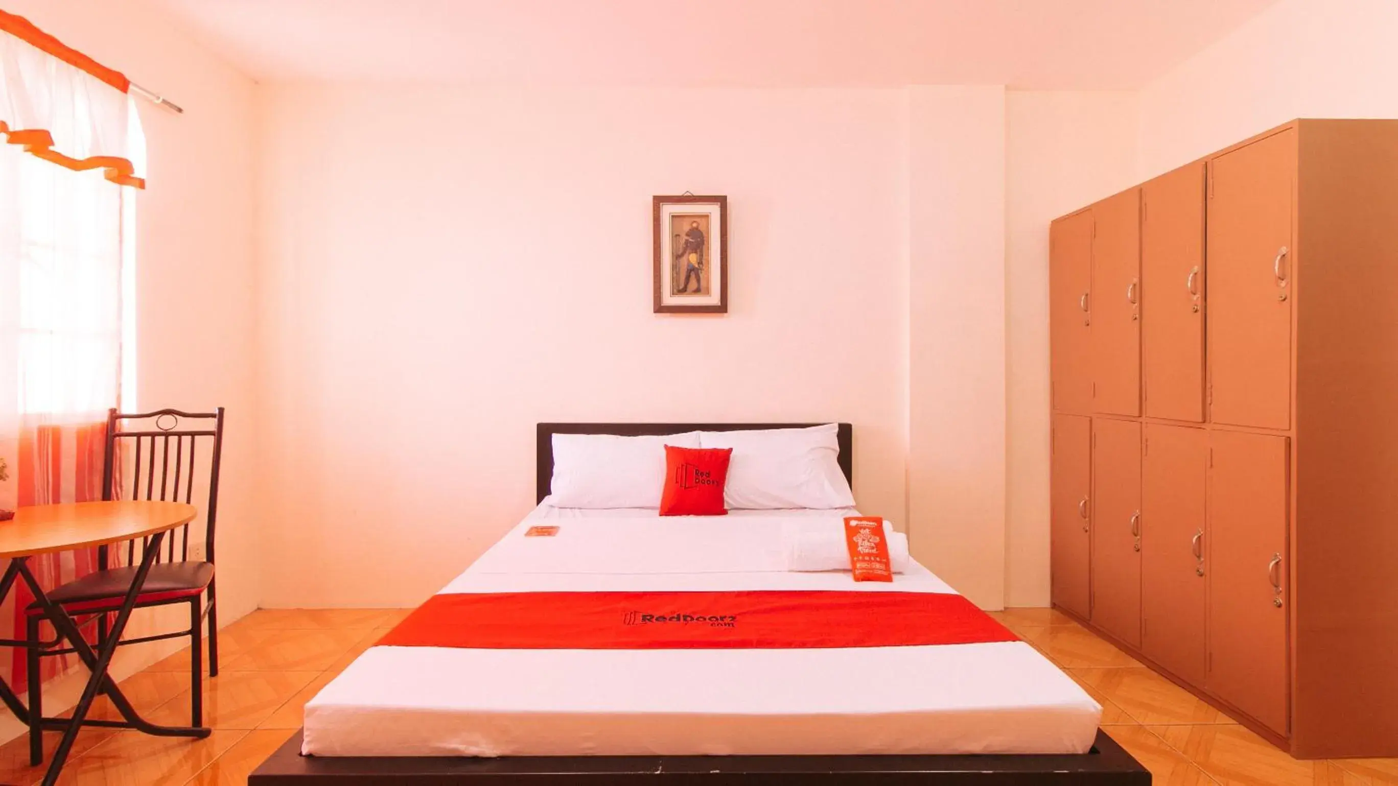 Deluxe Room in RedDoorz @ FDB Homes Nueva Ecija Deluxe Room in RedDoorz @ FDB Homes Nueva Ecija