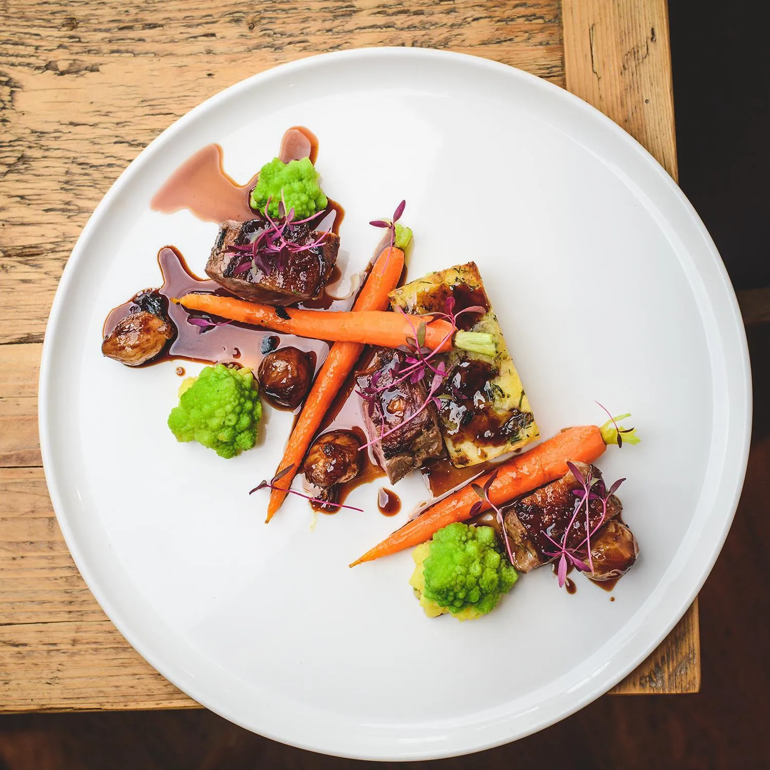 Food and drinks in The Three Horseshoes