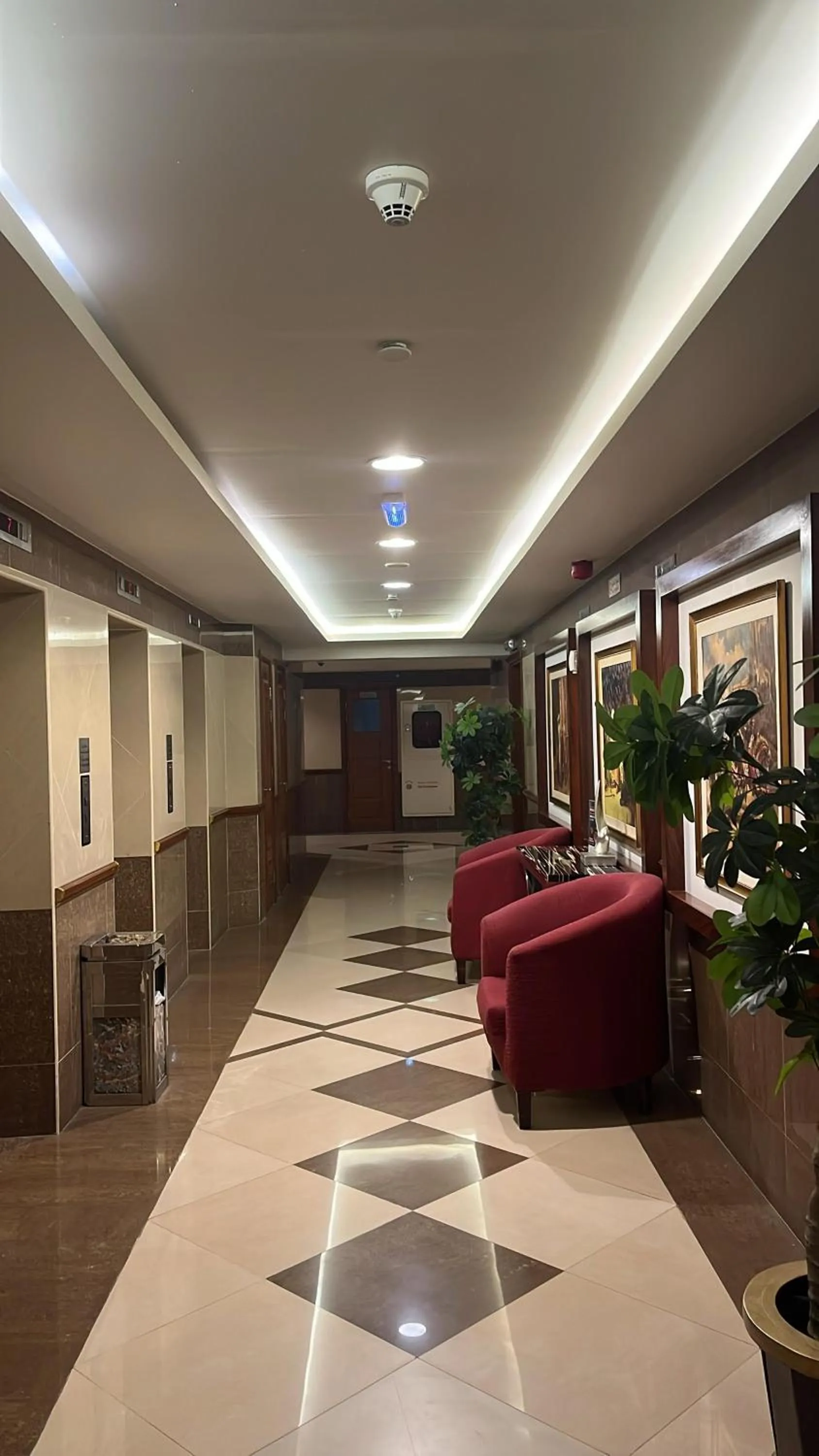 Clifton International Hotel