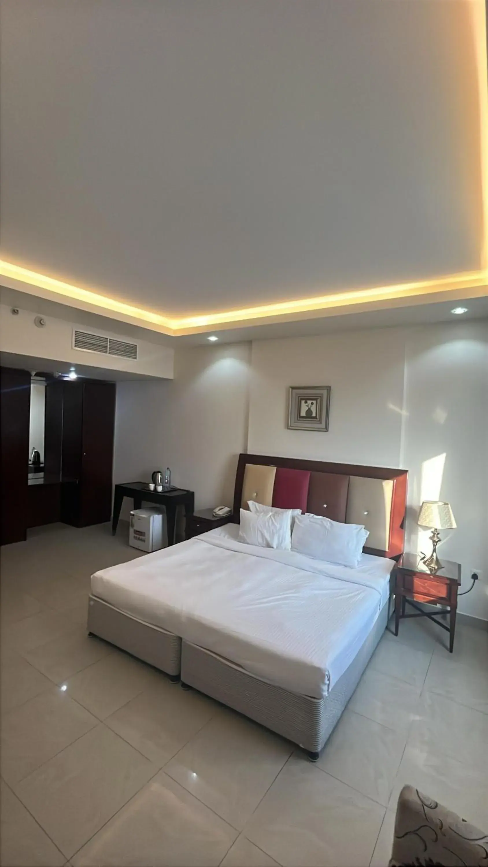 Deluxe Double Room in Clifton International Hotel Deluxe Double Room in Clifton International Hotel