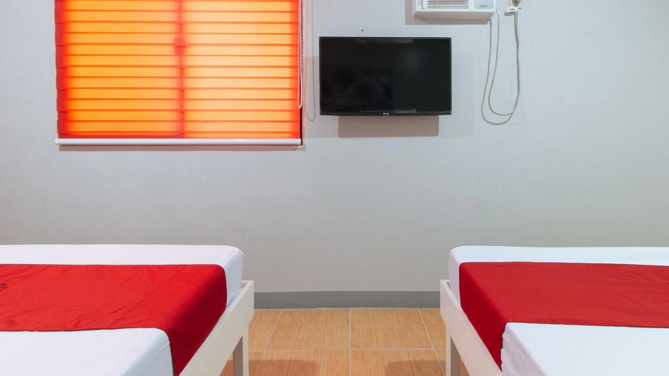 Bed in RedDoorz near Christ the King Medical Center