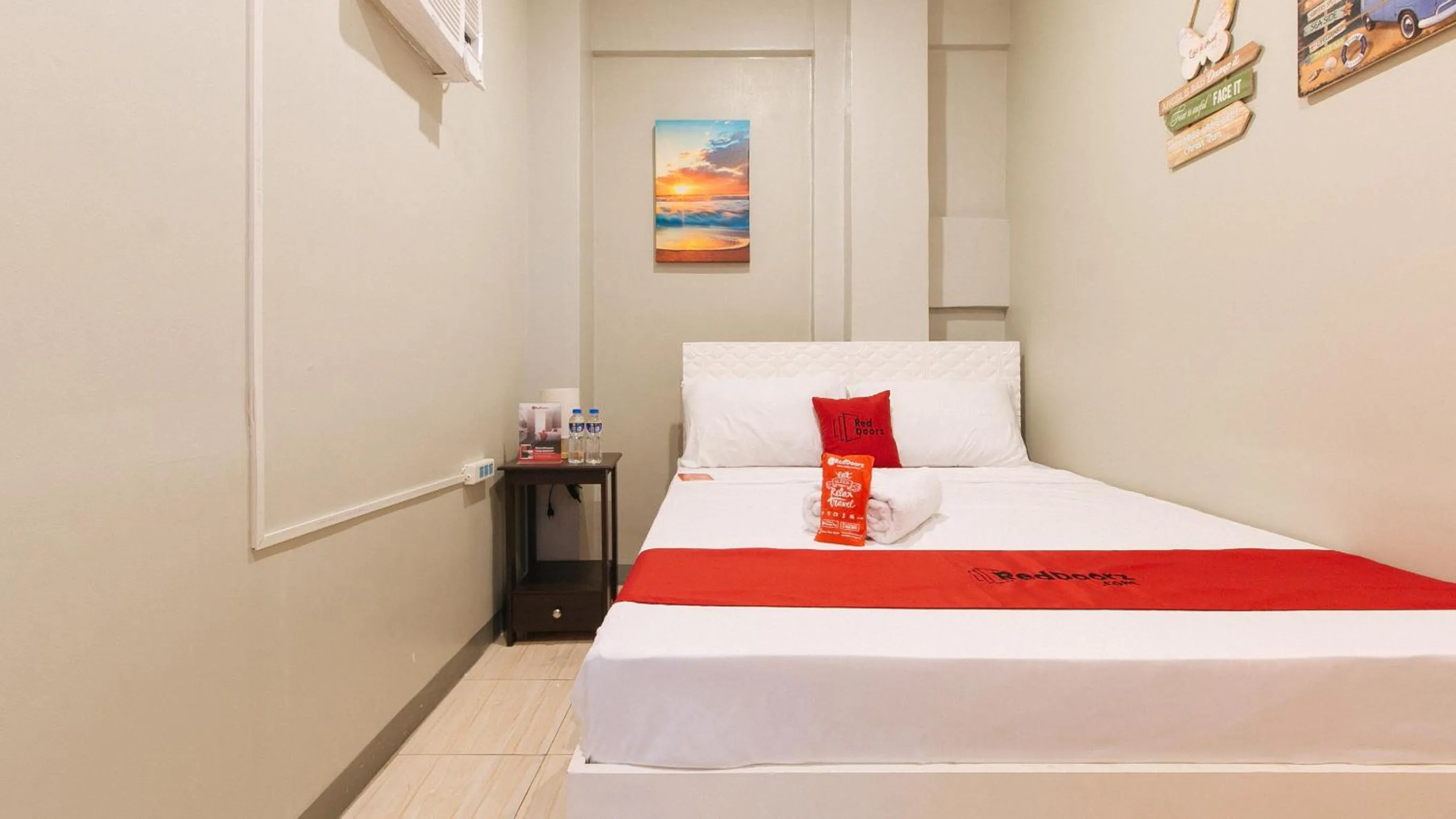 Bed in RedDoorz near Christ the King Medical Center