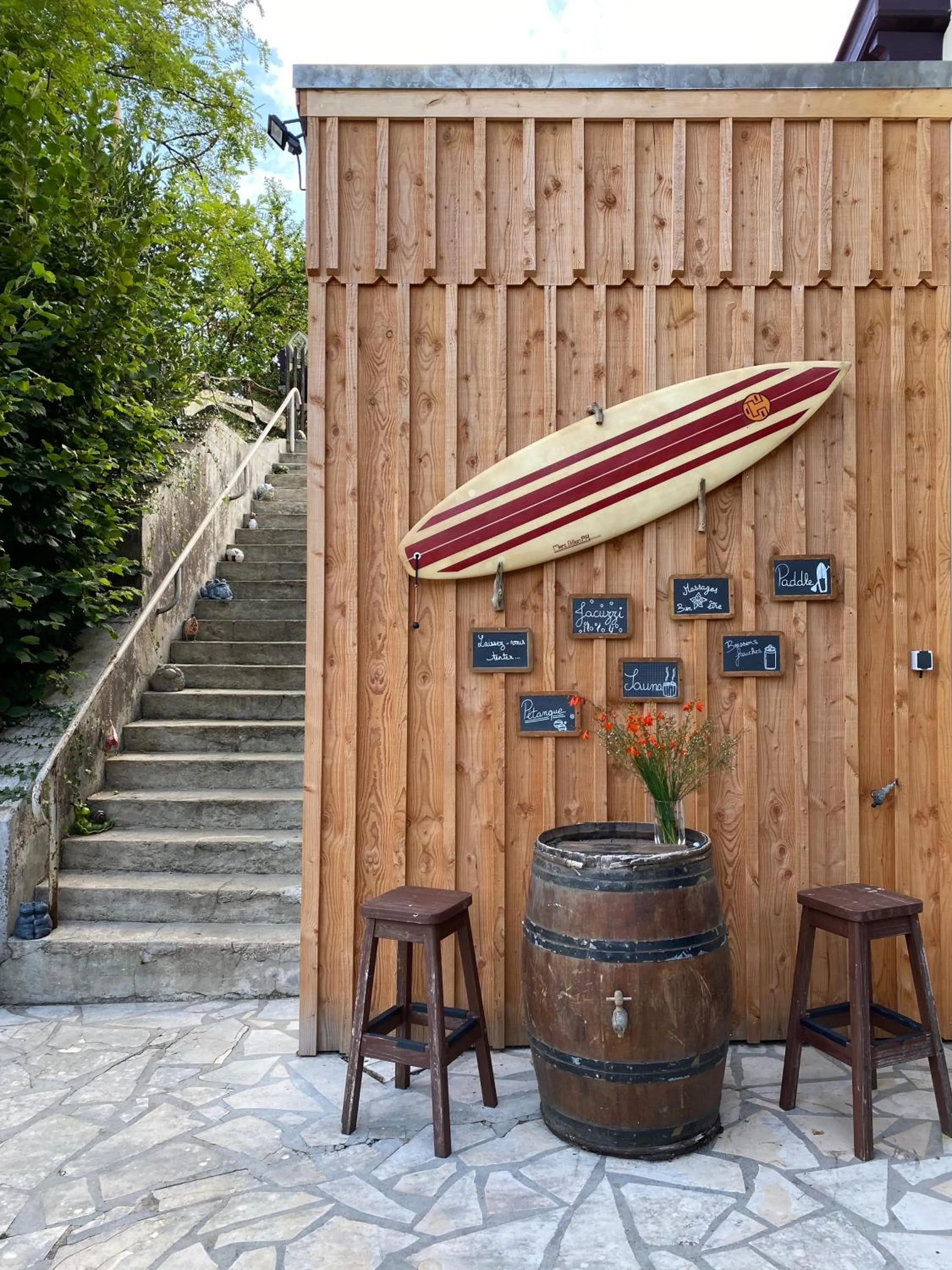 Property building in Les Volets Violets