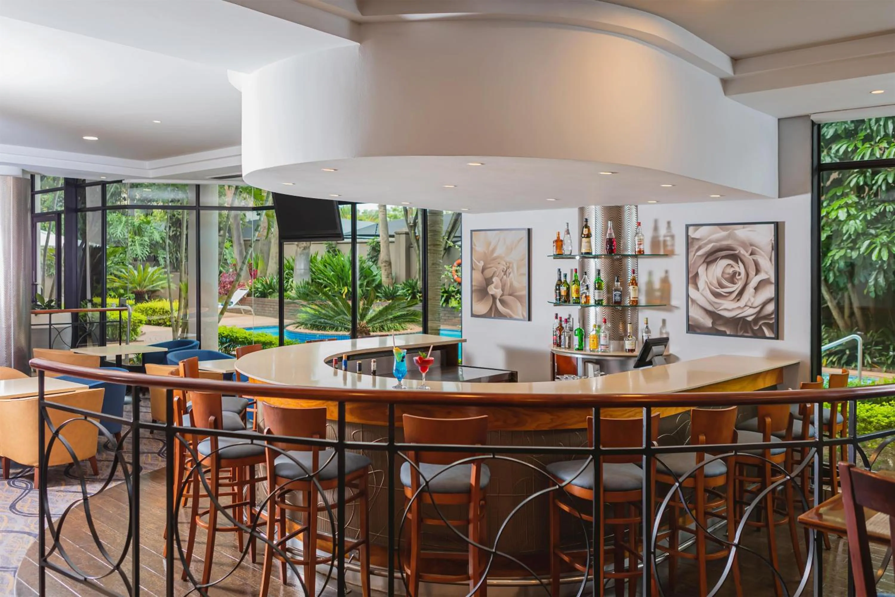 Lounge or bar in Garden Court Hatfield