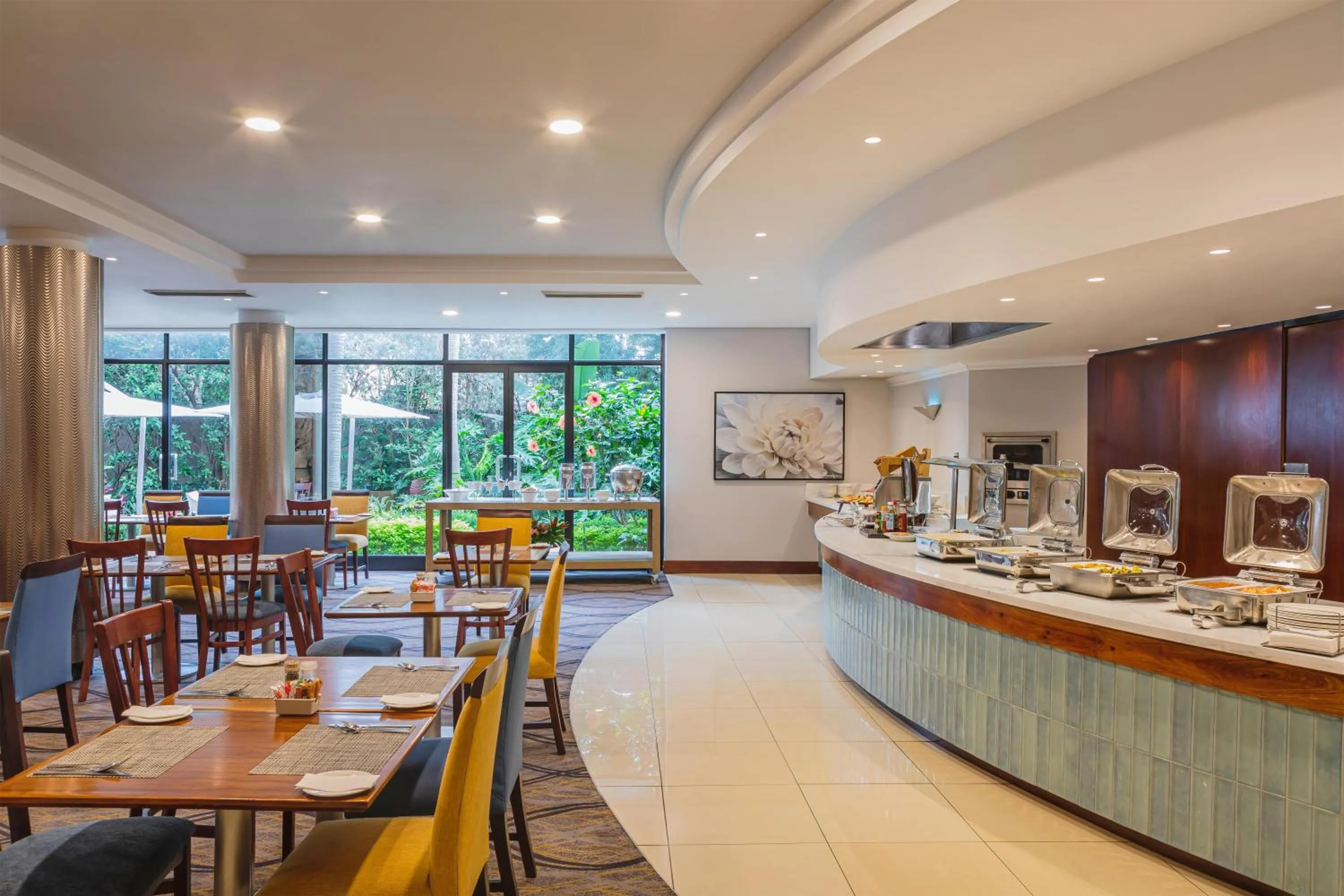 Restaurant/places to eat in Garden Court Hatfield