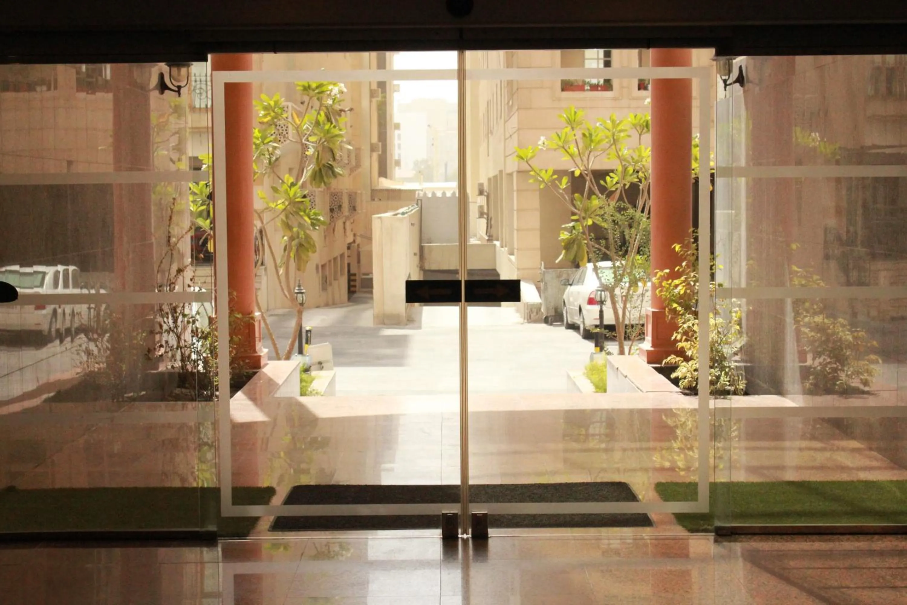 Facade/entrance in Le Park Hotel