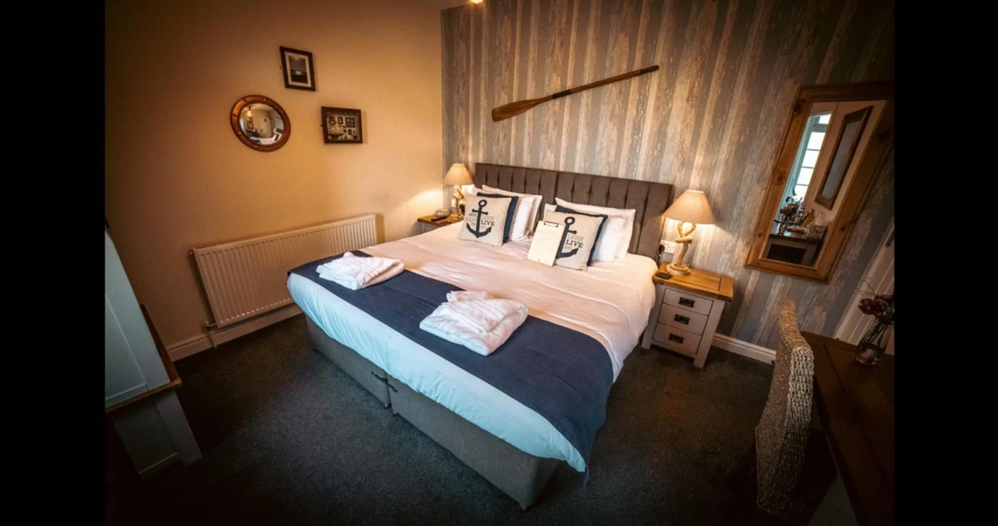 Photo of the whole room, Bed in Ensuite Bed And Breakfast Rooms At The Ring Pub