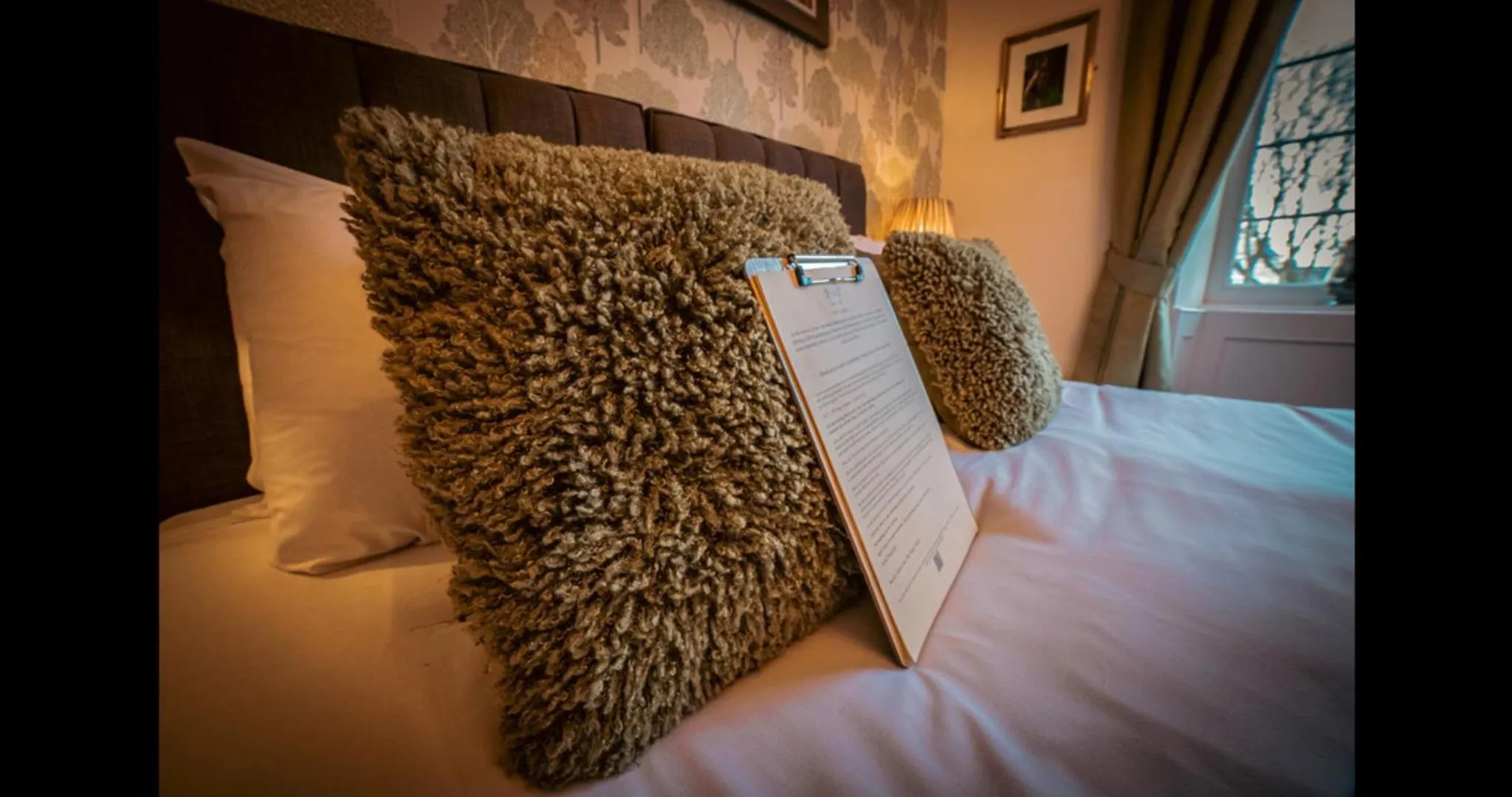 Bed in Ensuite Bed And Breakfast Rooms At The Ring Pub