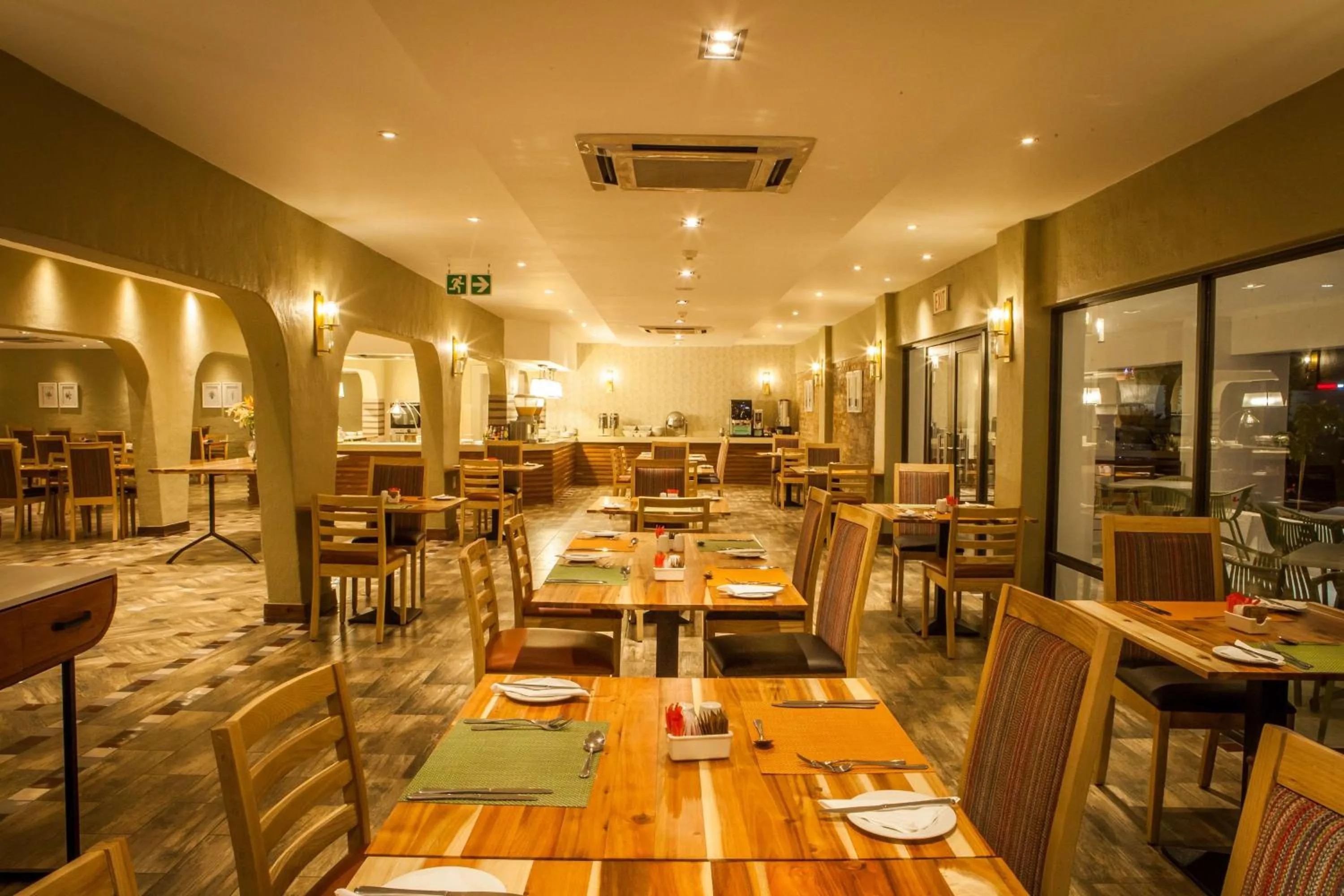 Restaurant/places to eat in Garden Court Polokwane