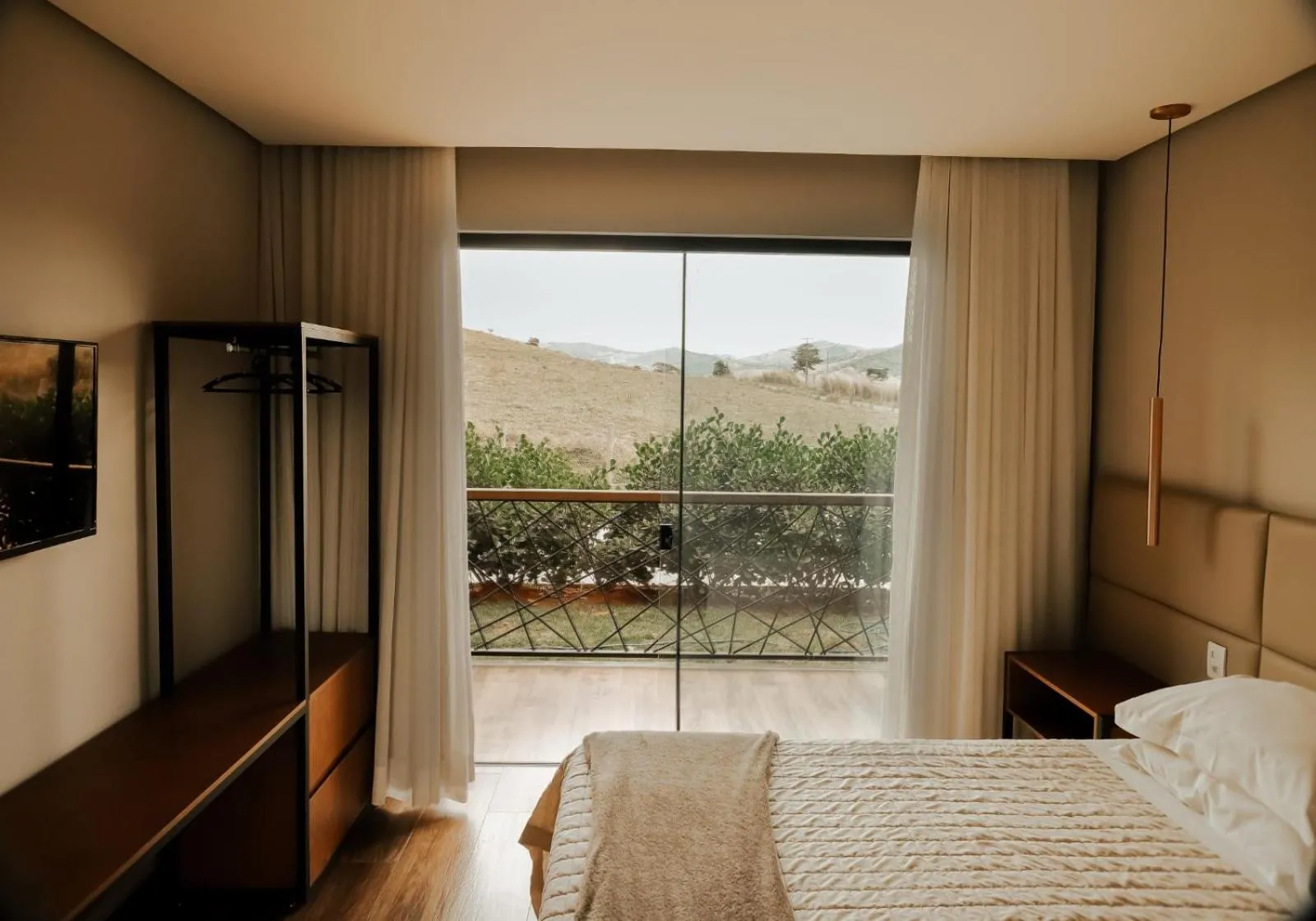 Garden view, Bed in Pousada Quinta dos Cabeças