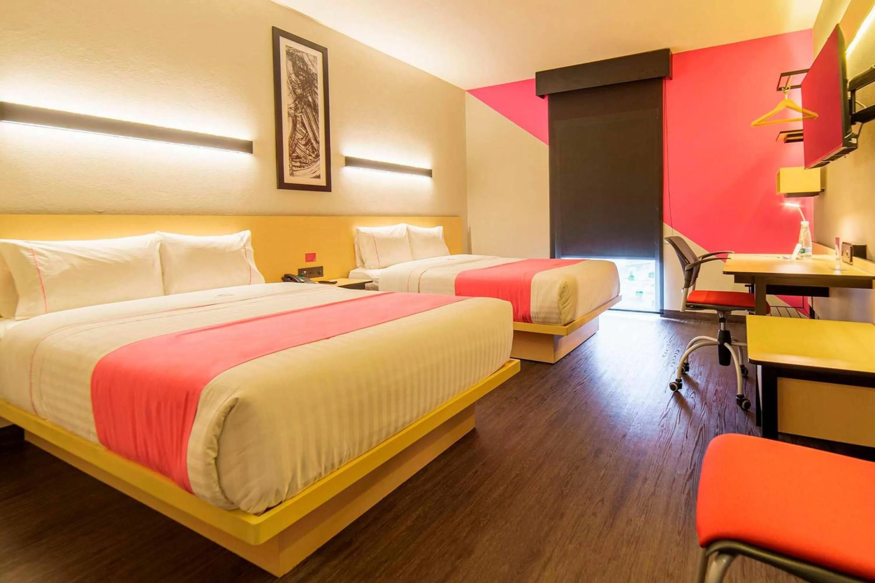 Photo of the whole room, Bed in Hotel MX mas cuautitlan Izcalli, Trademark by Wyndham