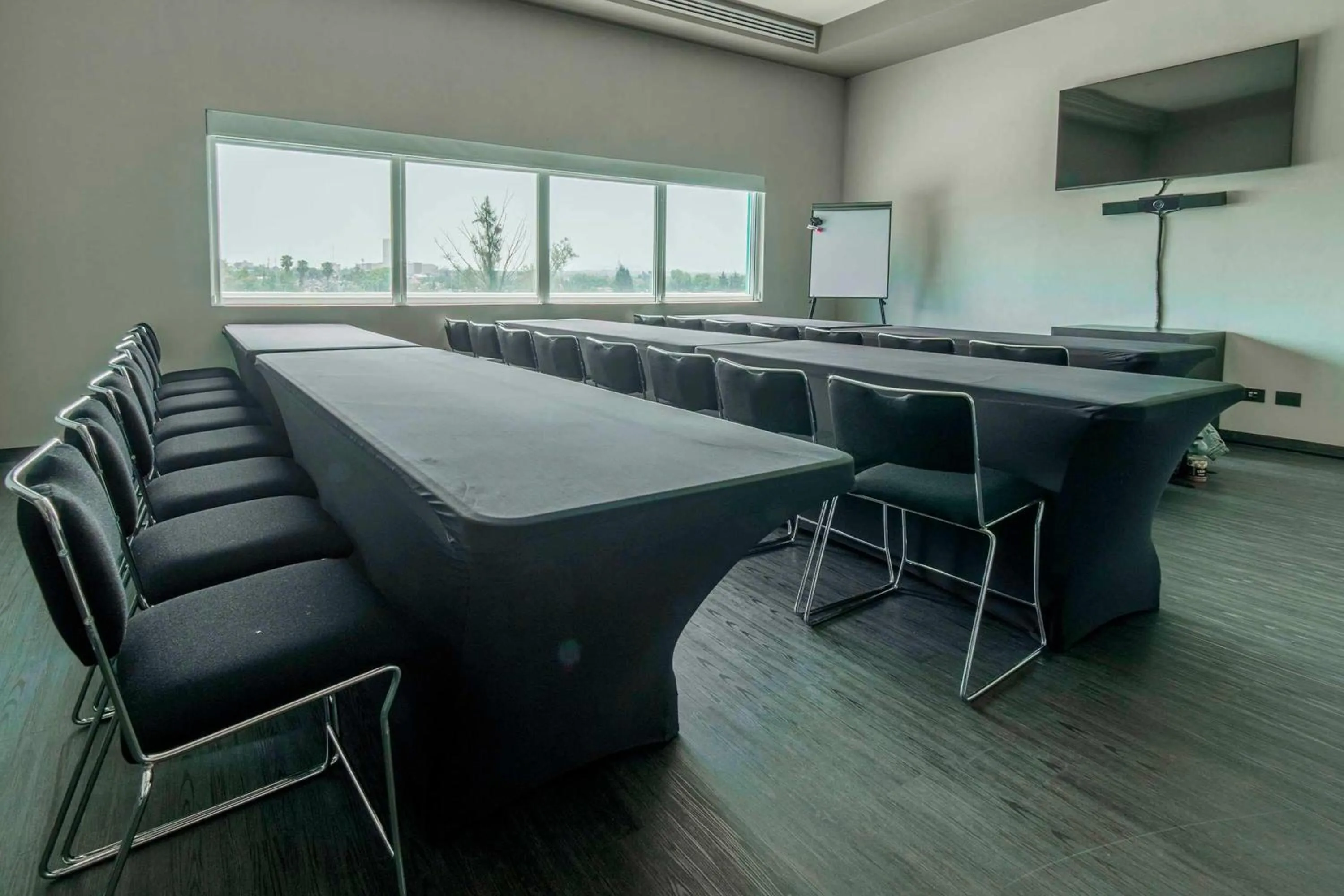 Meeting/conference room in Hotel MX mas cuautitlan Izcalli, Trademark by Wyndham