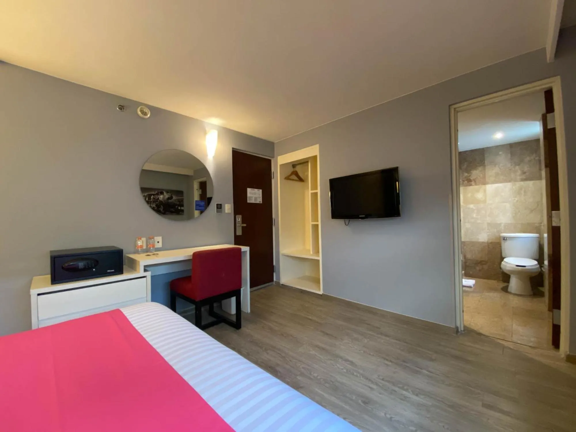 Bed in Hotel MX forum buenavista CDMX, Trademark by Wyndham