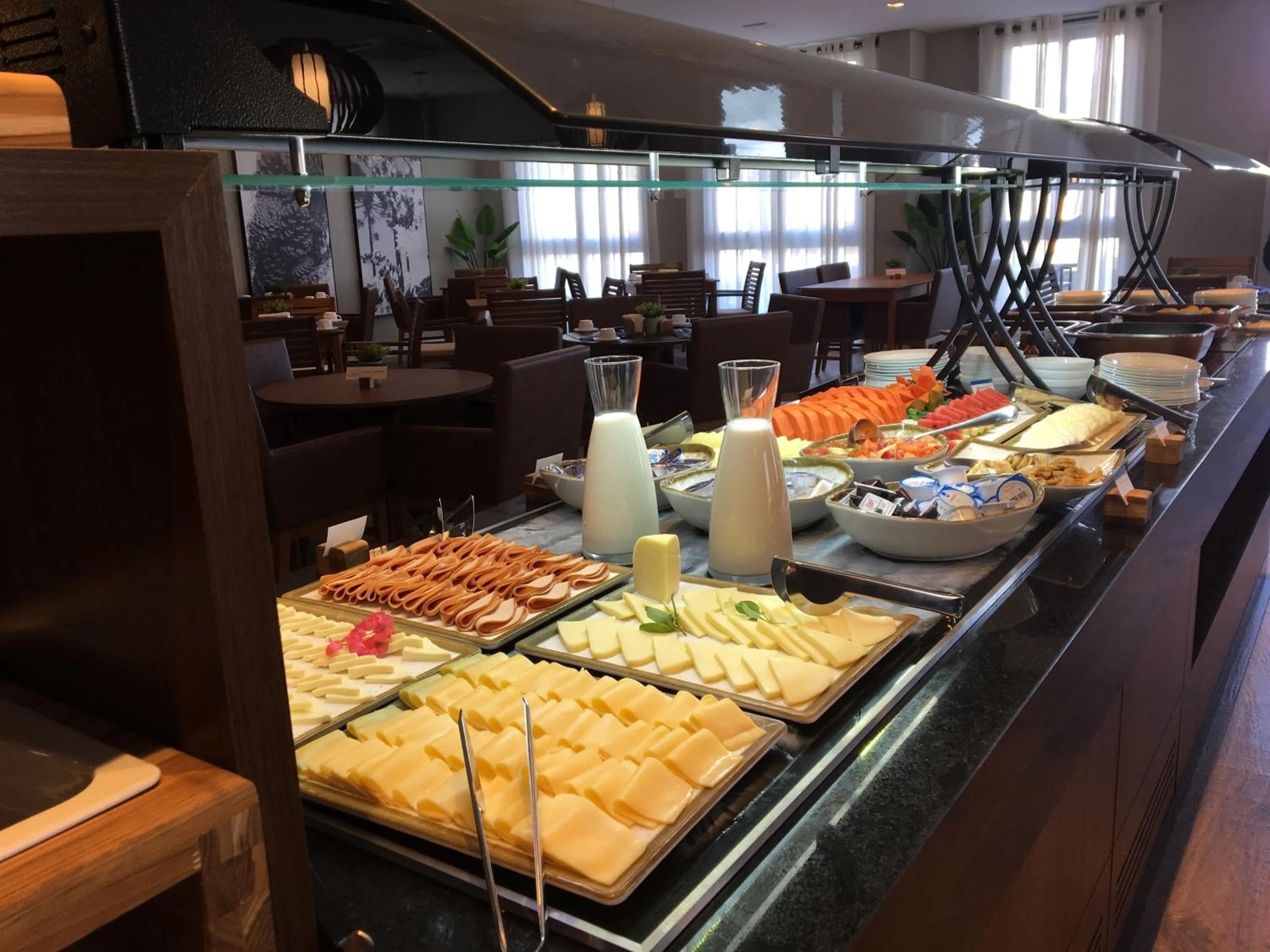 Breakfast in Exclusive Gramado Hotel & Spa by Gramado Parks