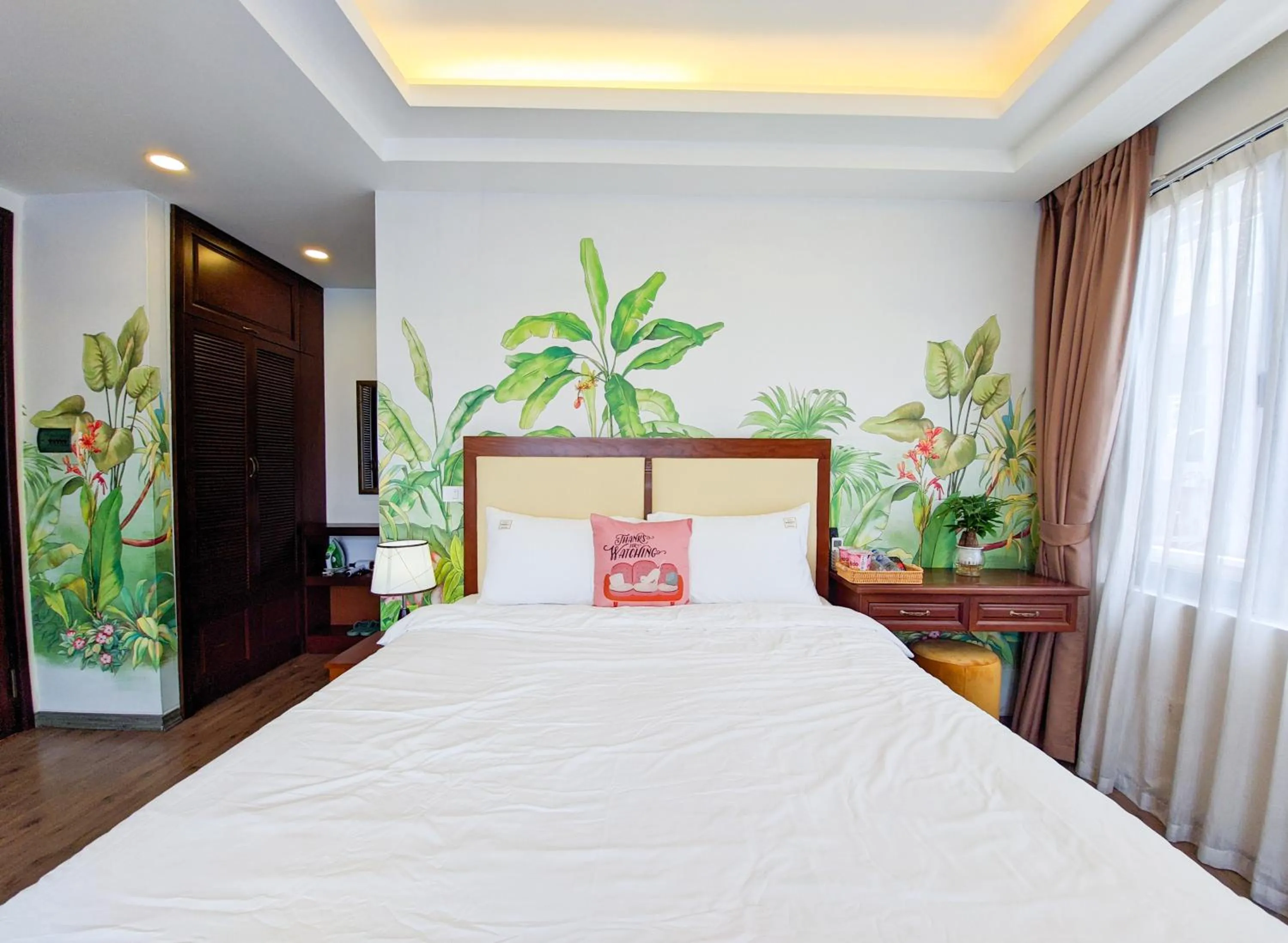 Bed in T98 Westlake Quang An - Tay ho Center Garden View Studio!