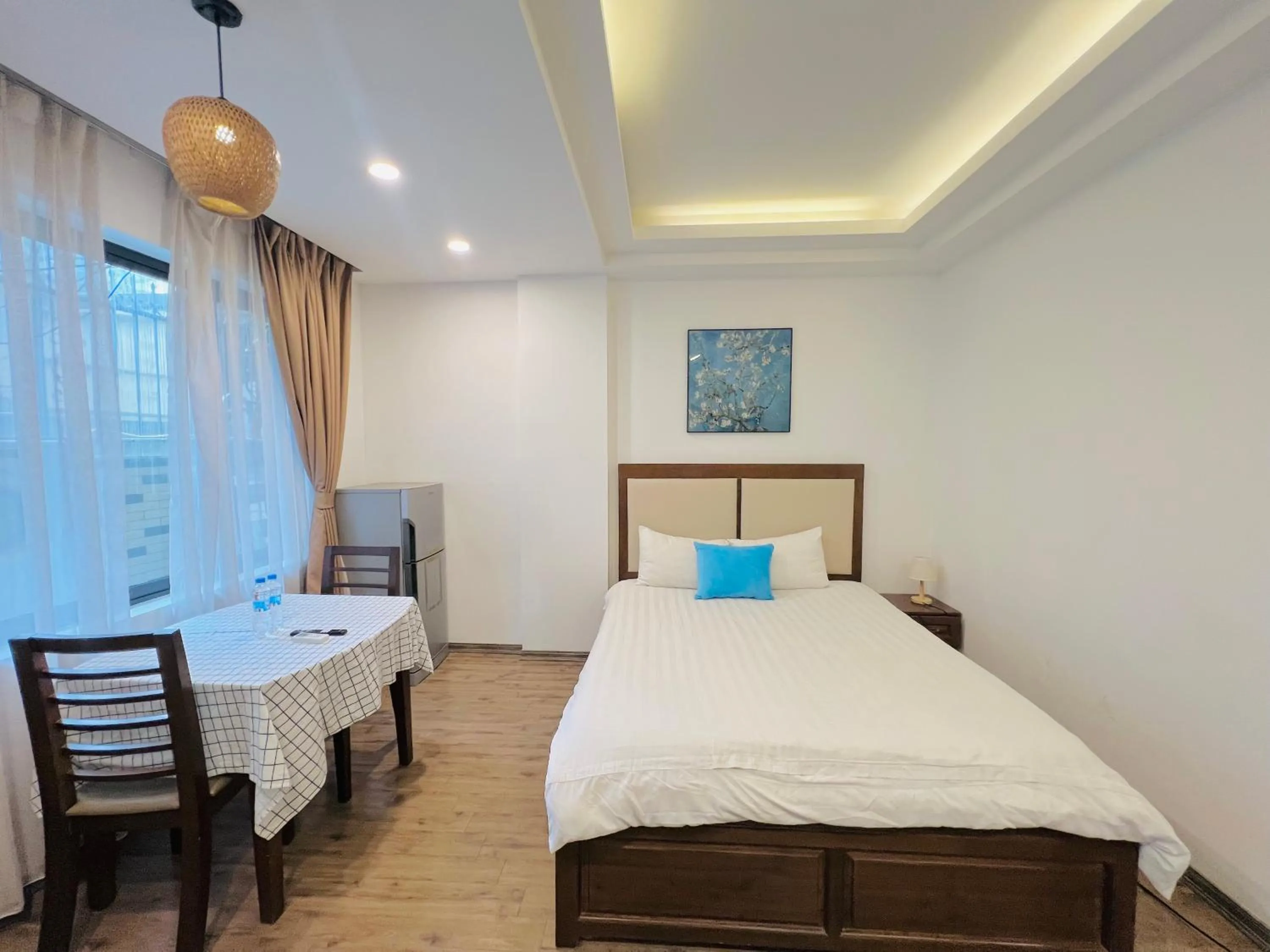 Bed in T98 Westlake Quang An - Tay ho Center Garden View Studio!