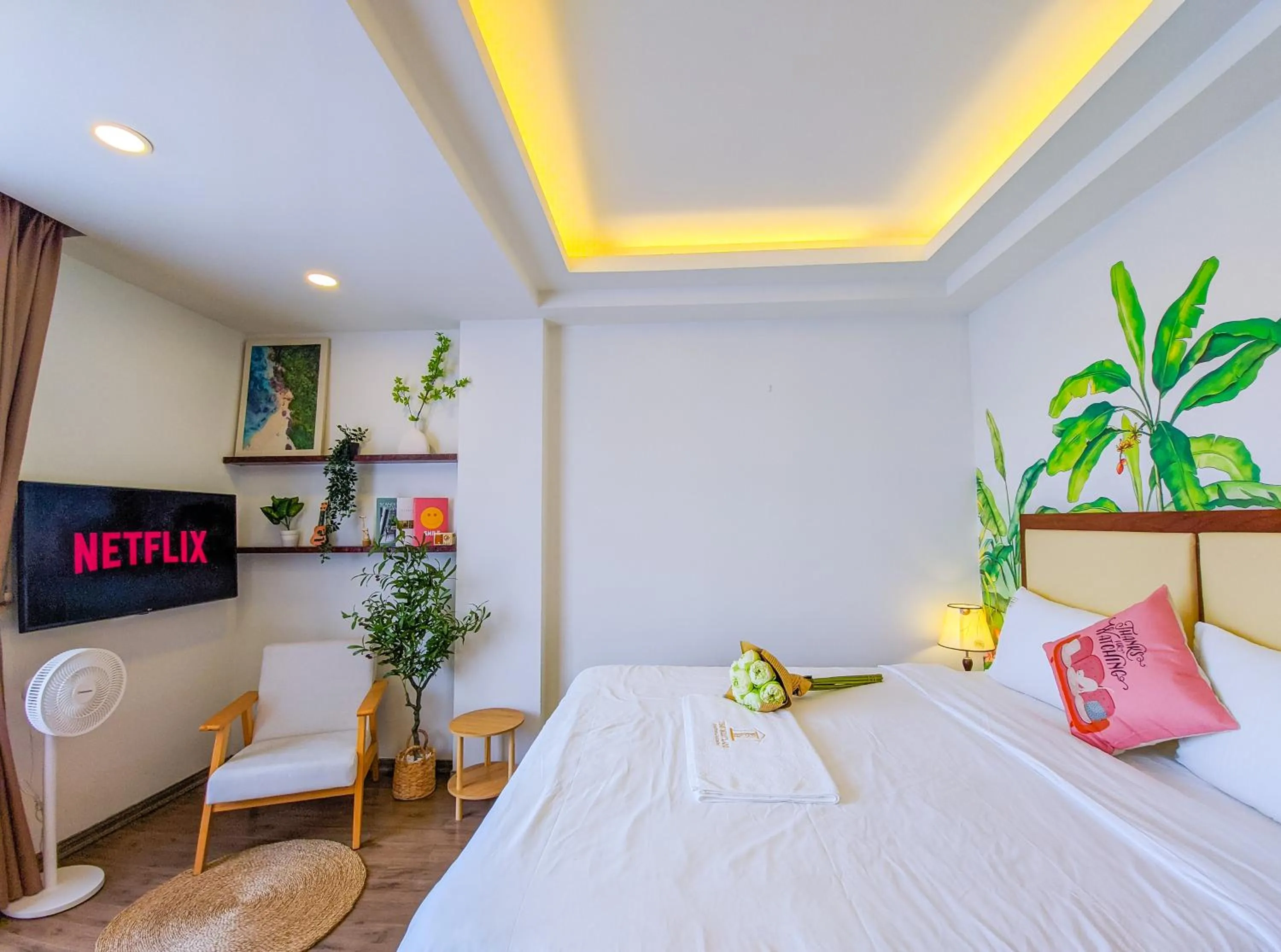 Bed in T98 Westlake Quang An - Tay ho Center Garden View Studio!